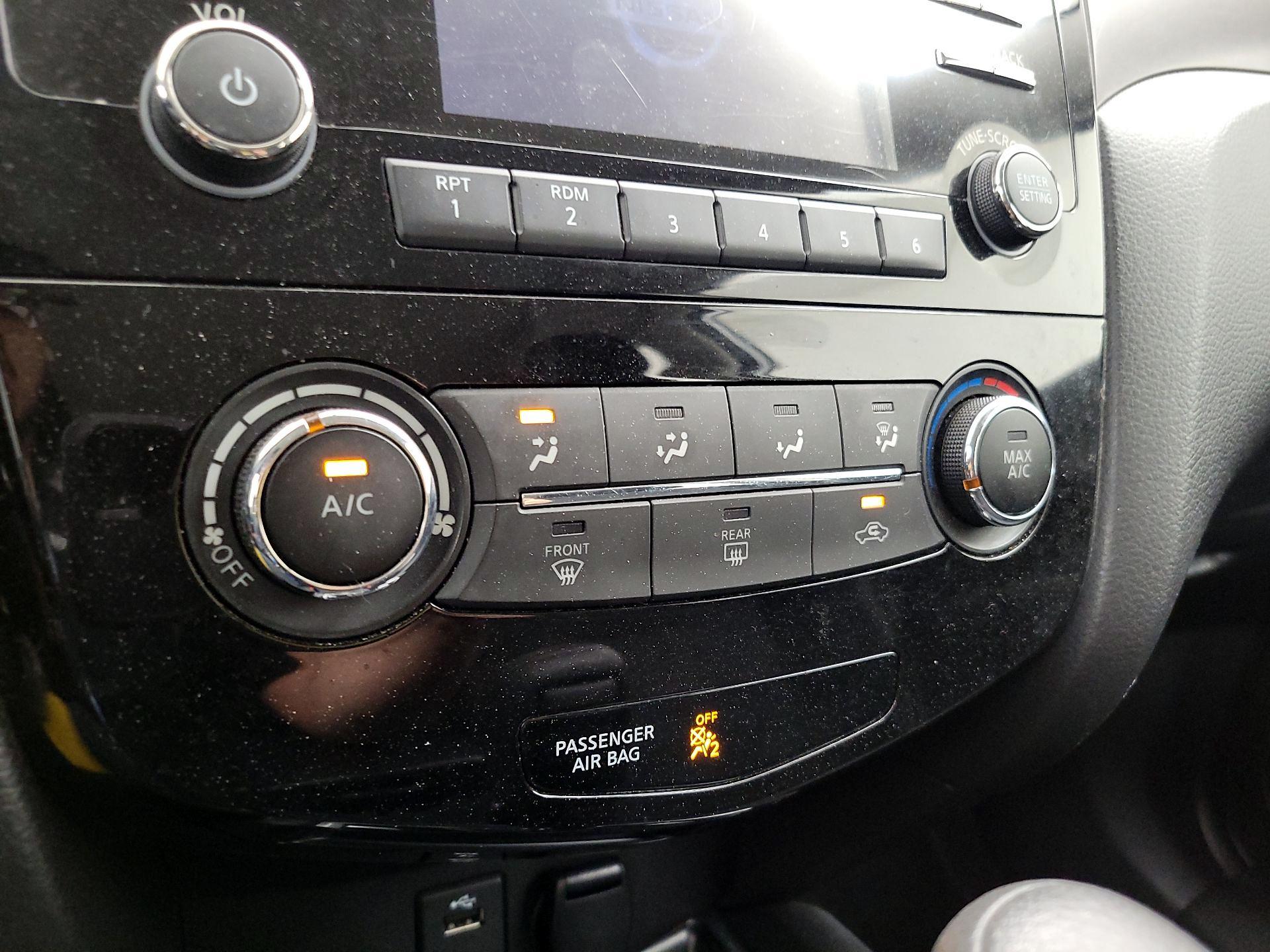 Thumbnail: 2016 Nissan Rogue - 16