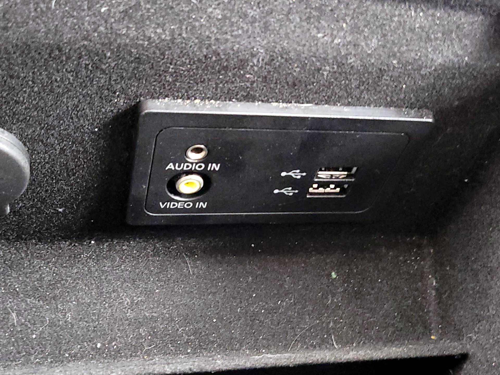 Thumbnail: 2019 INFINITI QX60 - 18