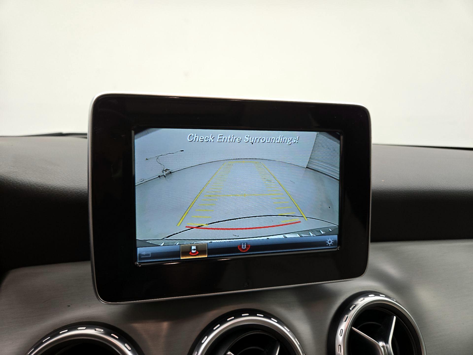 Thumbnail: 2016 Mercedes-Benz GLA - 14