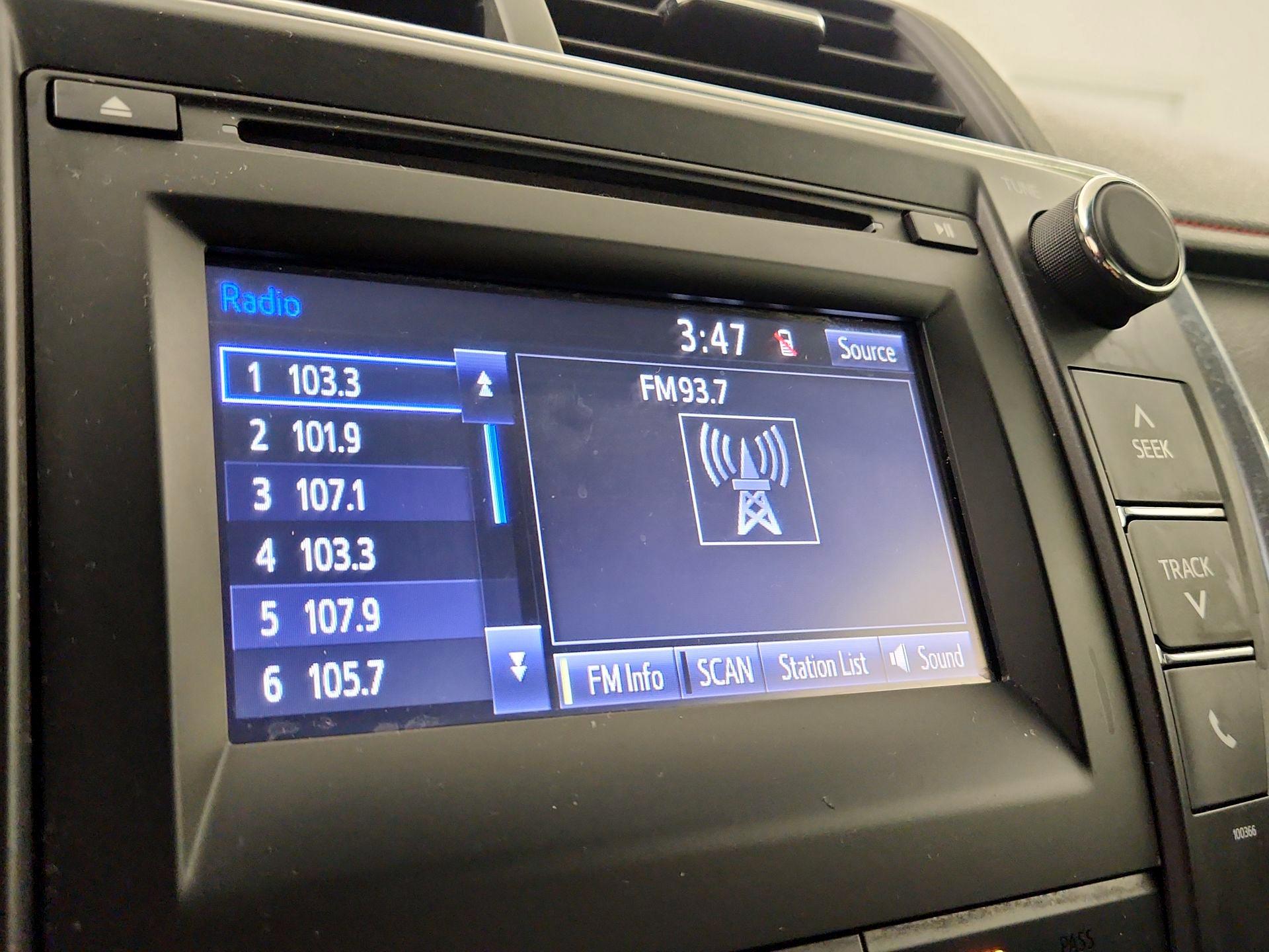 Thumbnail: 2015 Toyota Camry - 15