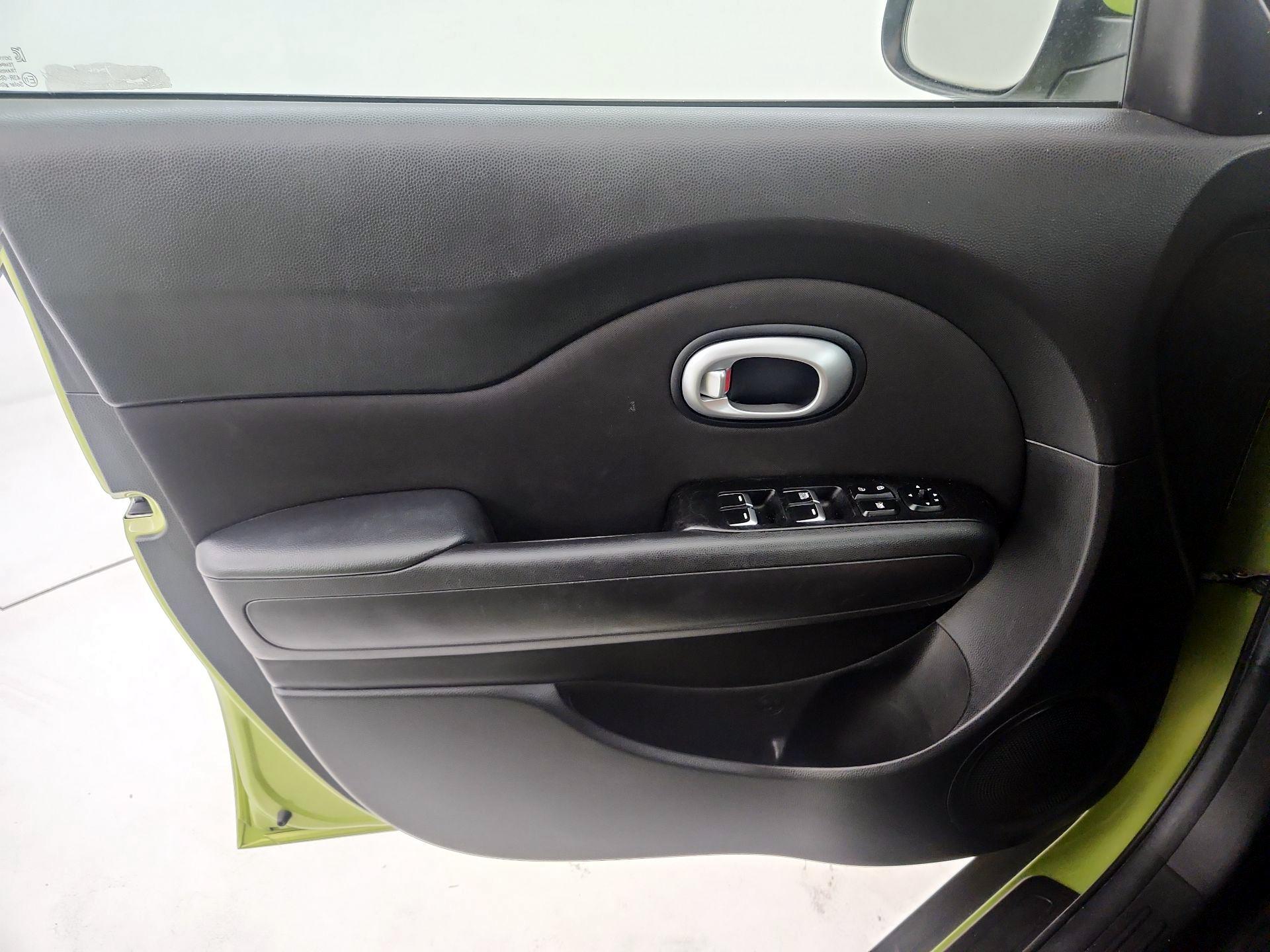 Thumbnail: 2017 Kia Soul - 12