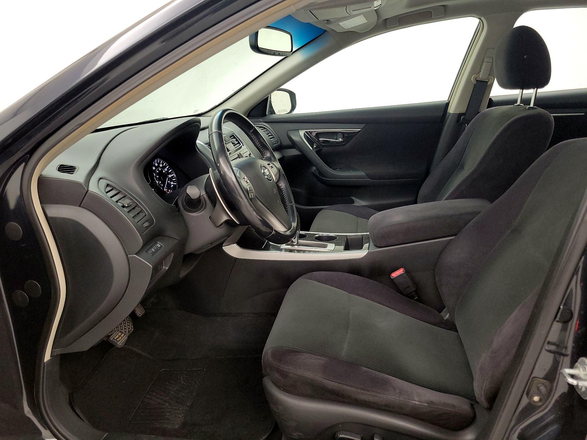 Thumbnail: 2013 Nissan Altima - 11