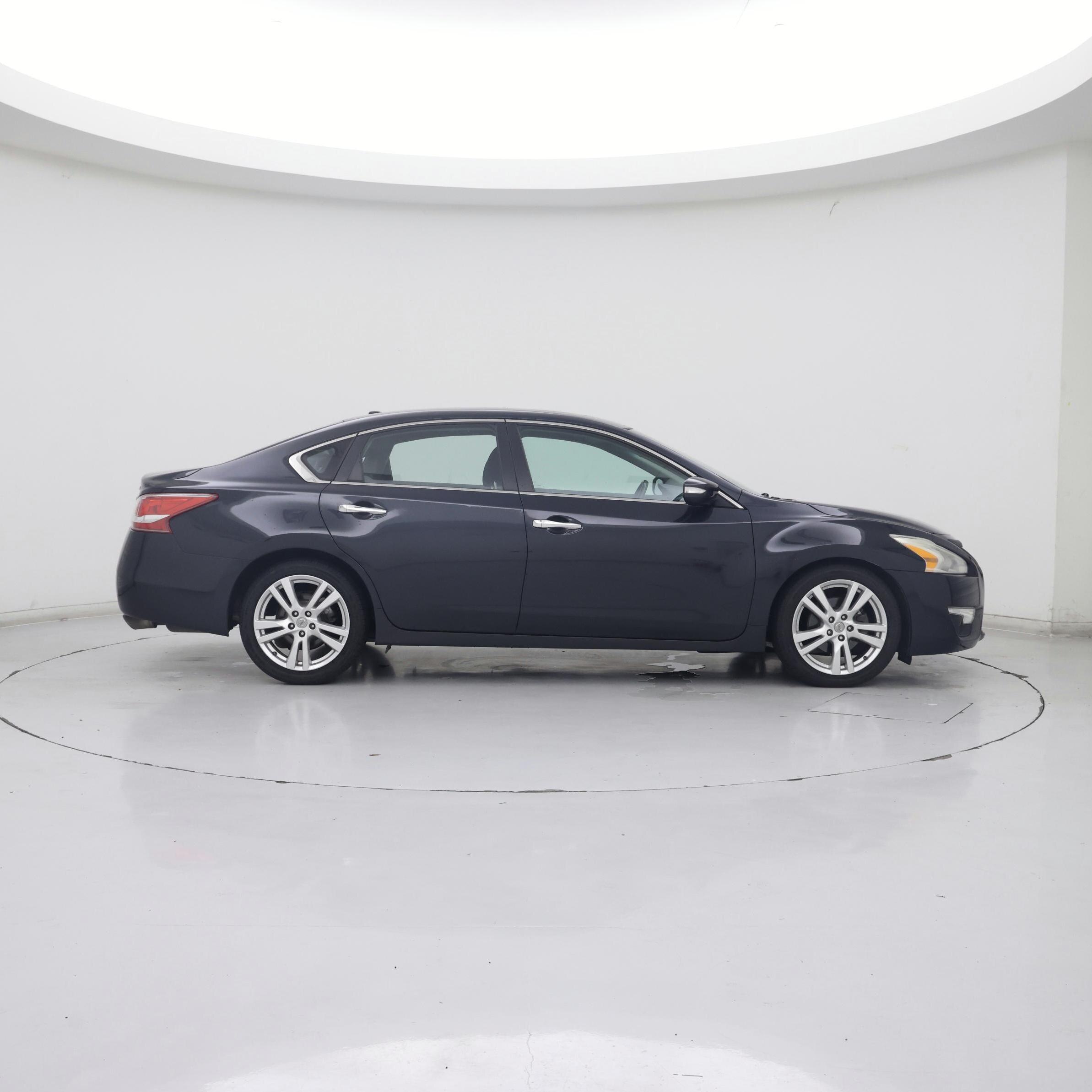 Thumbnail: 2013 Nissan Altima - 7