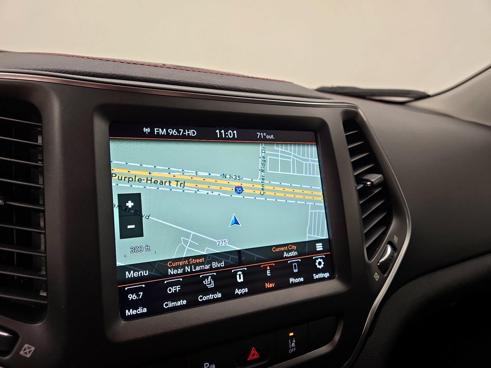 Thumbnail: 2021 Jeep Cherokee - 14
