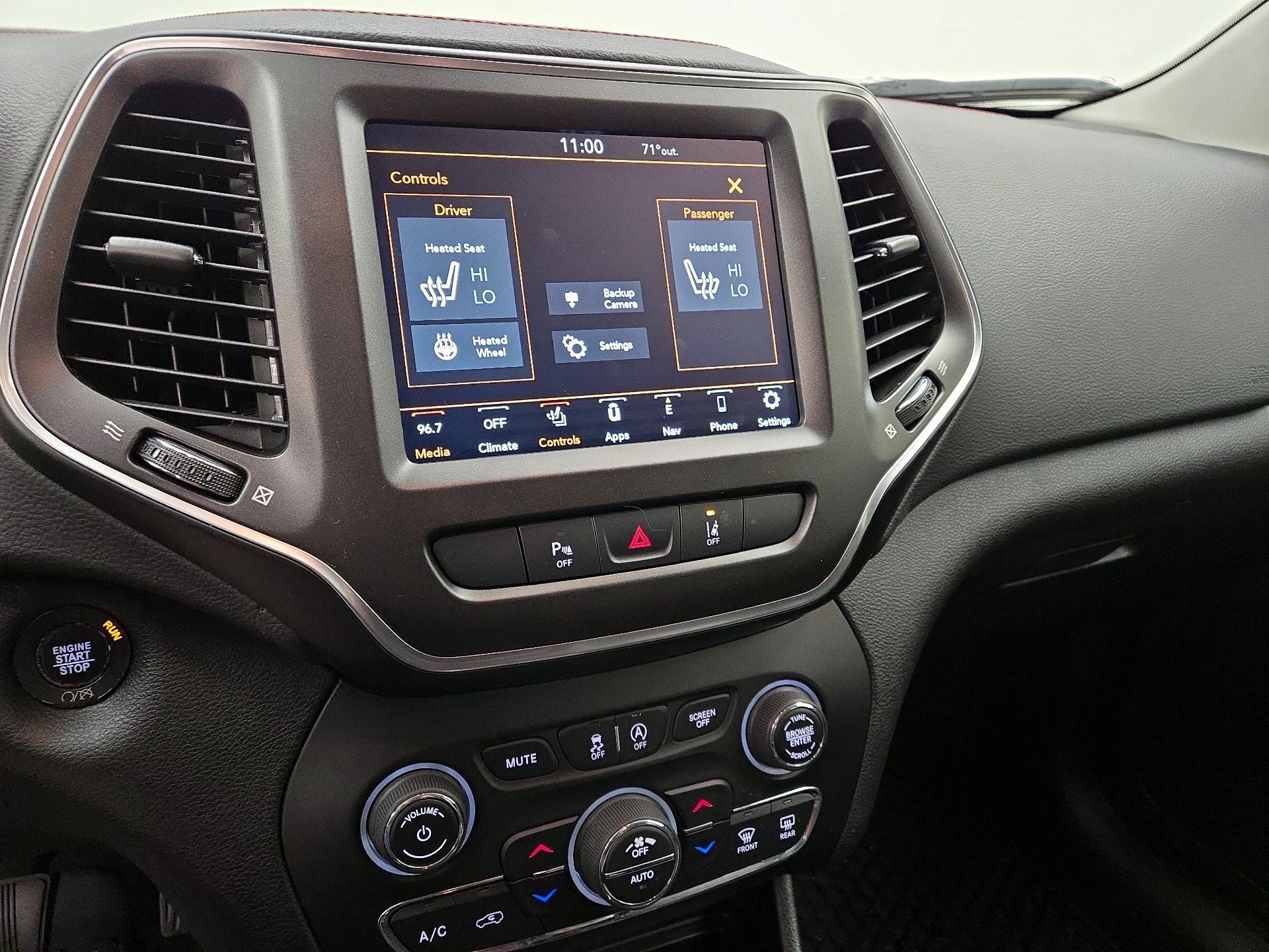 Thumbnail: 2021 Jeep Cherokee - 17