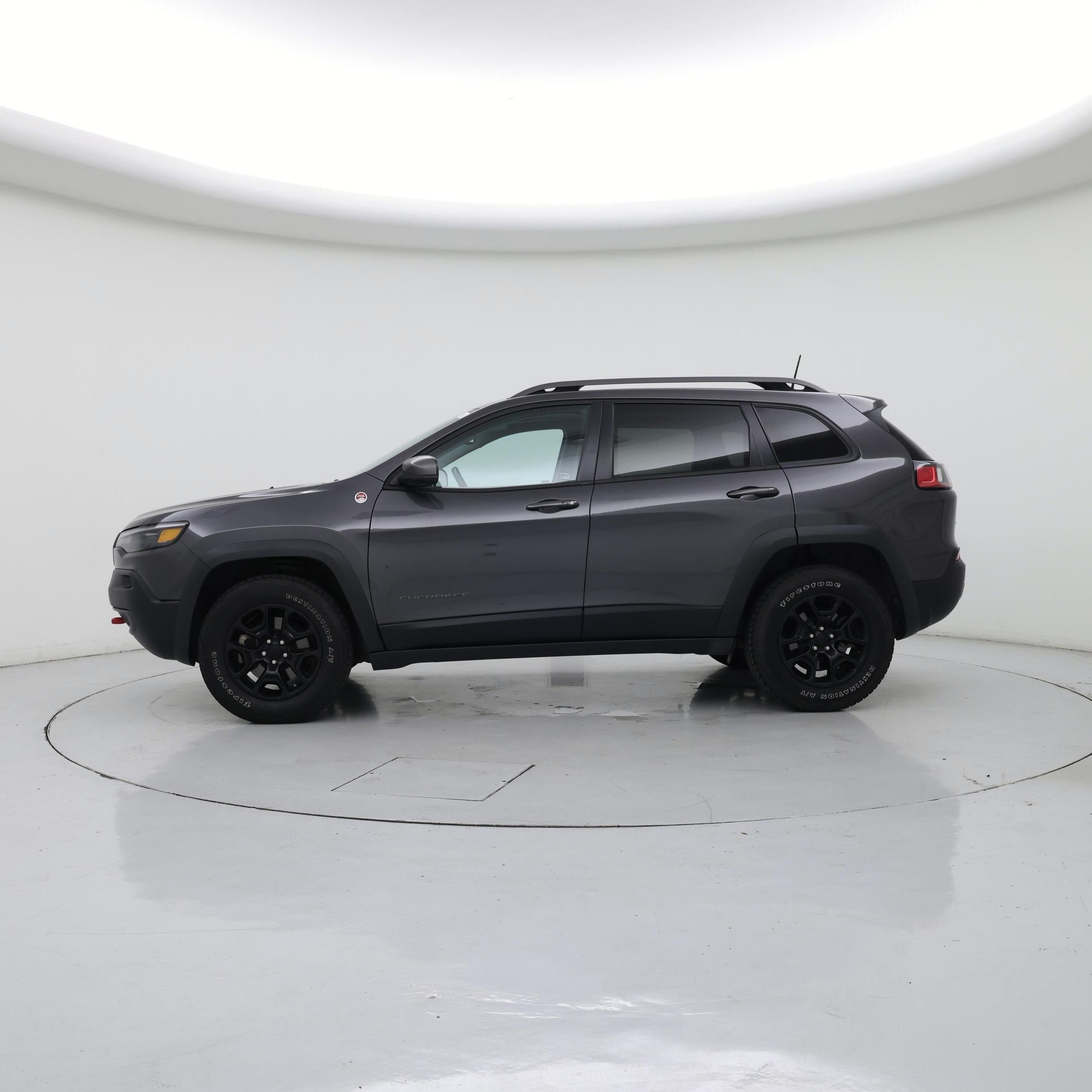 Thumbnail: 2021 Jeep Cherokee - 3