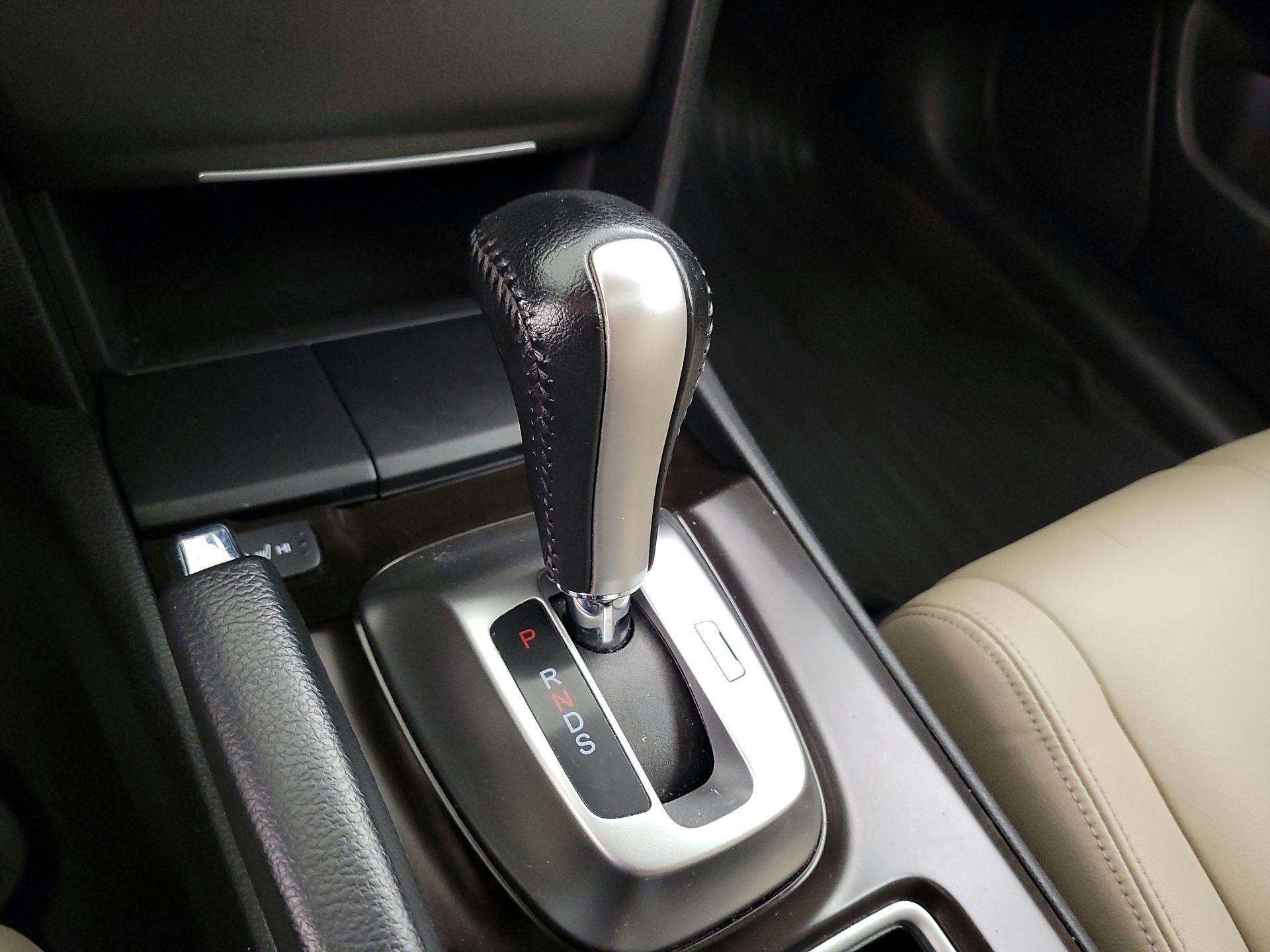 Thumbnail: 2013 Honda Accord Crosstour - 17