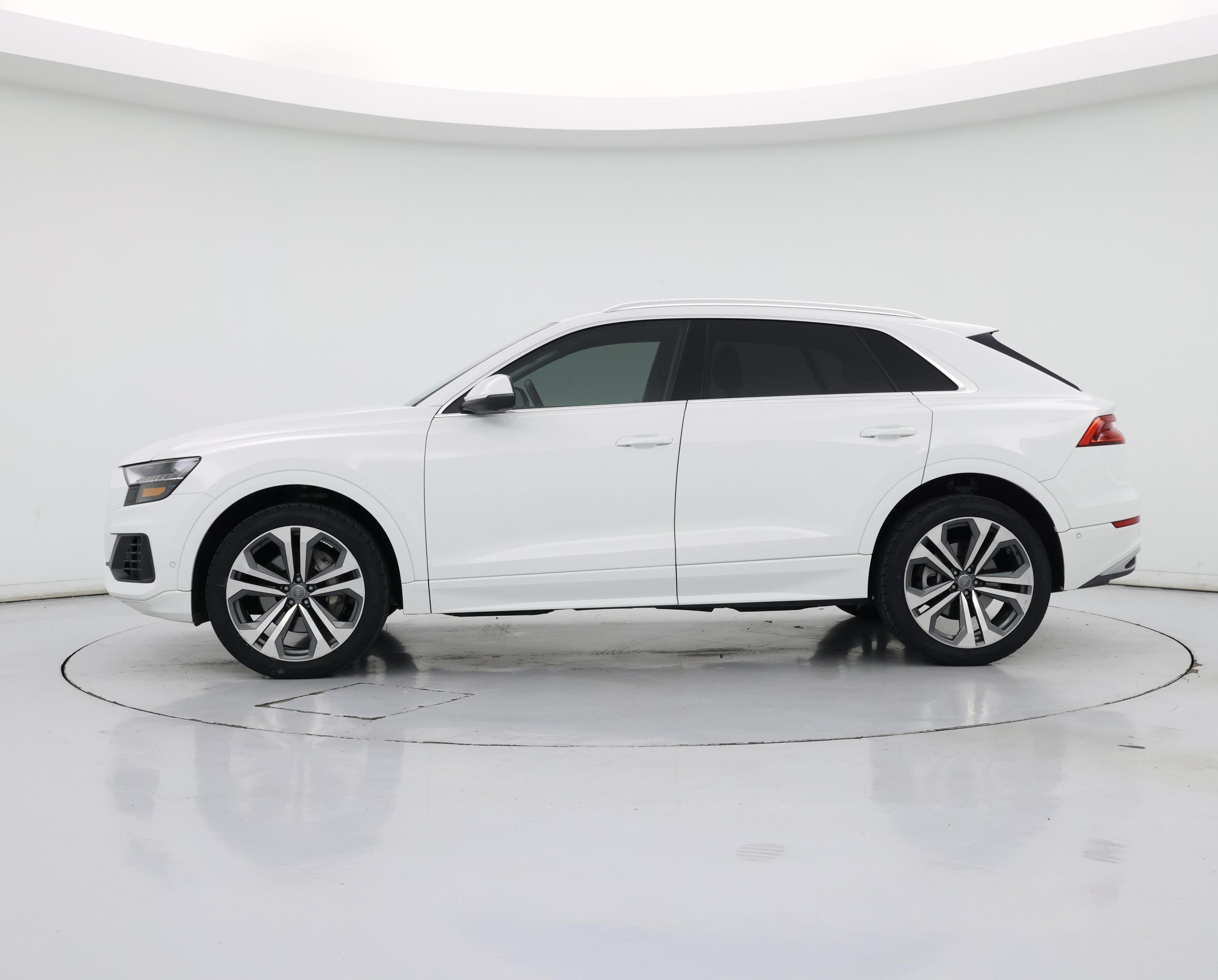 Thumbnail: 2019 Audi Q8 - 3