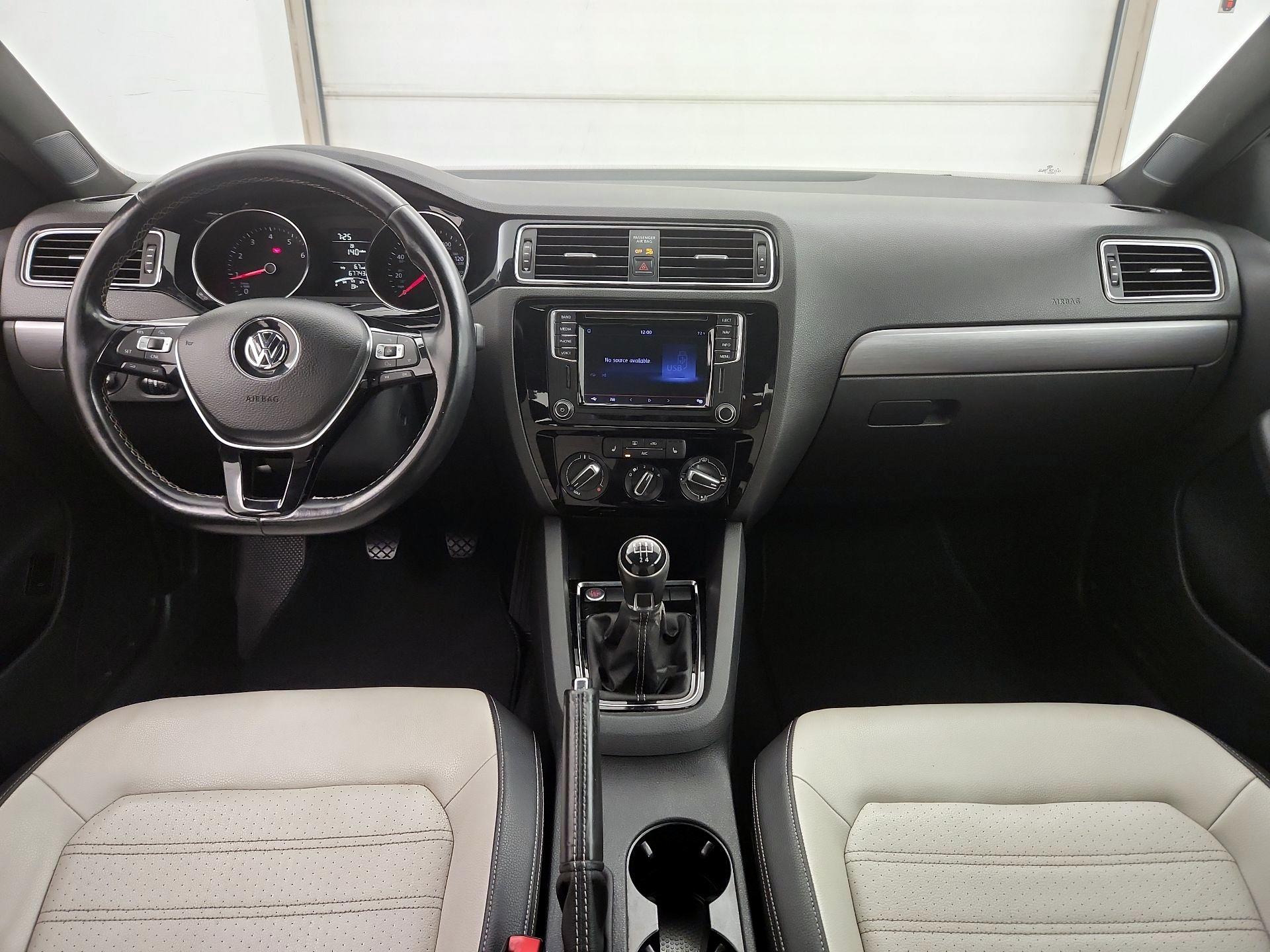 Thumbnail: 2016 Volkswagen Jetta - 9