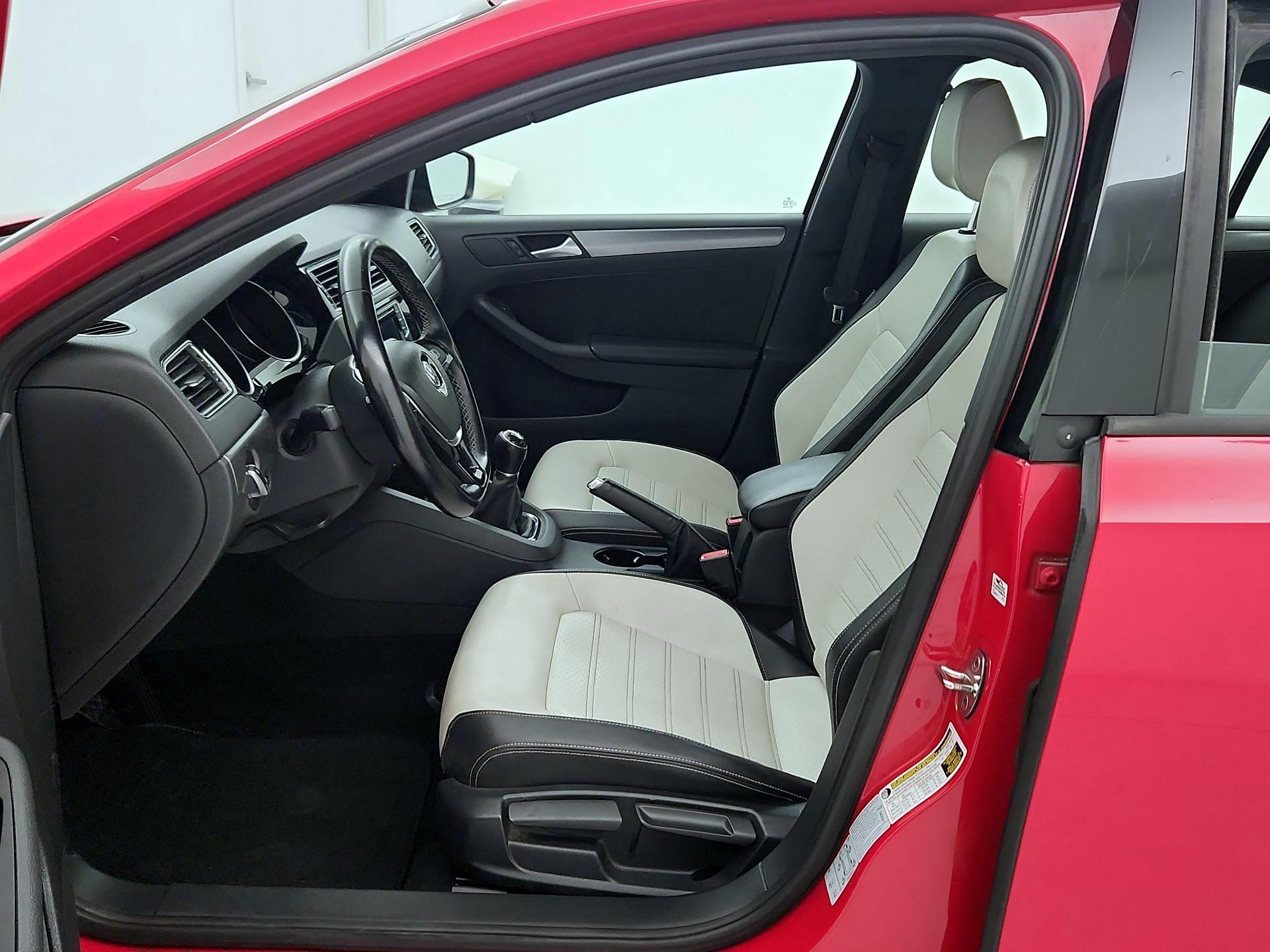 Thumbnail: 2016 Volkswagen Jetta - 11