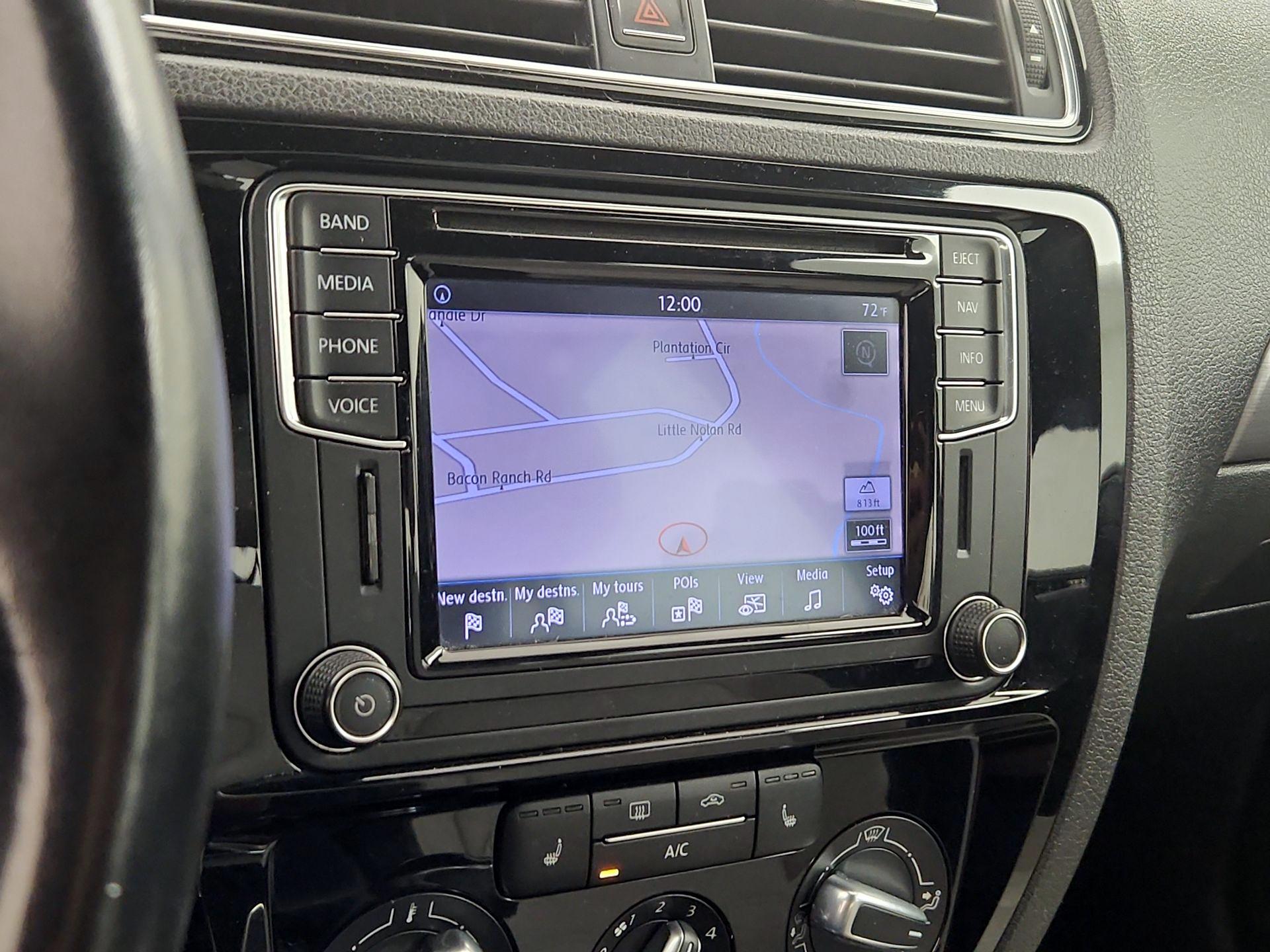 Thumbnail: 2016 Volkswagen Jetta - 14