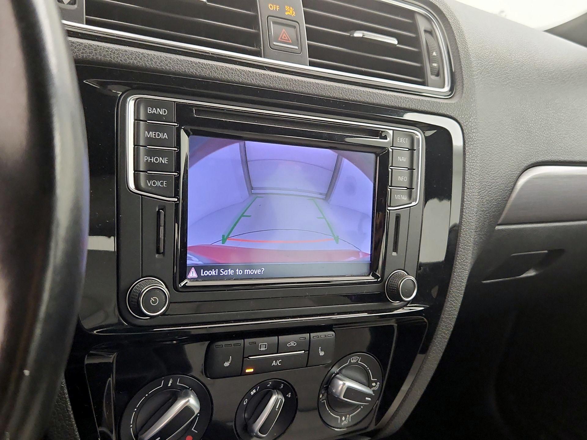 Thumbnail: 2016 Volkswagen Jetta - 15