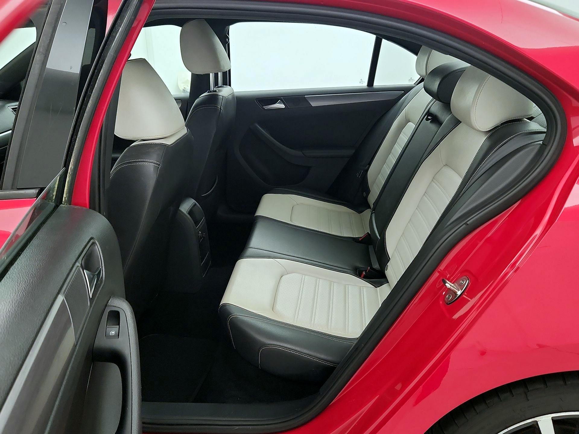 Thumbnail: 2016 Volkswagen Jetta - 19
