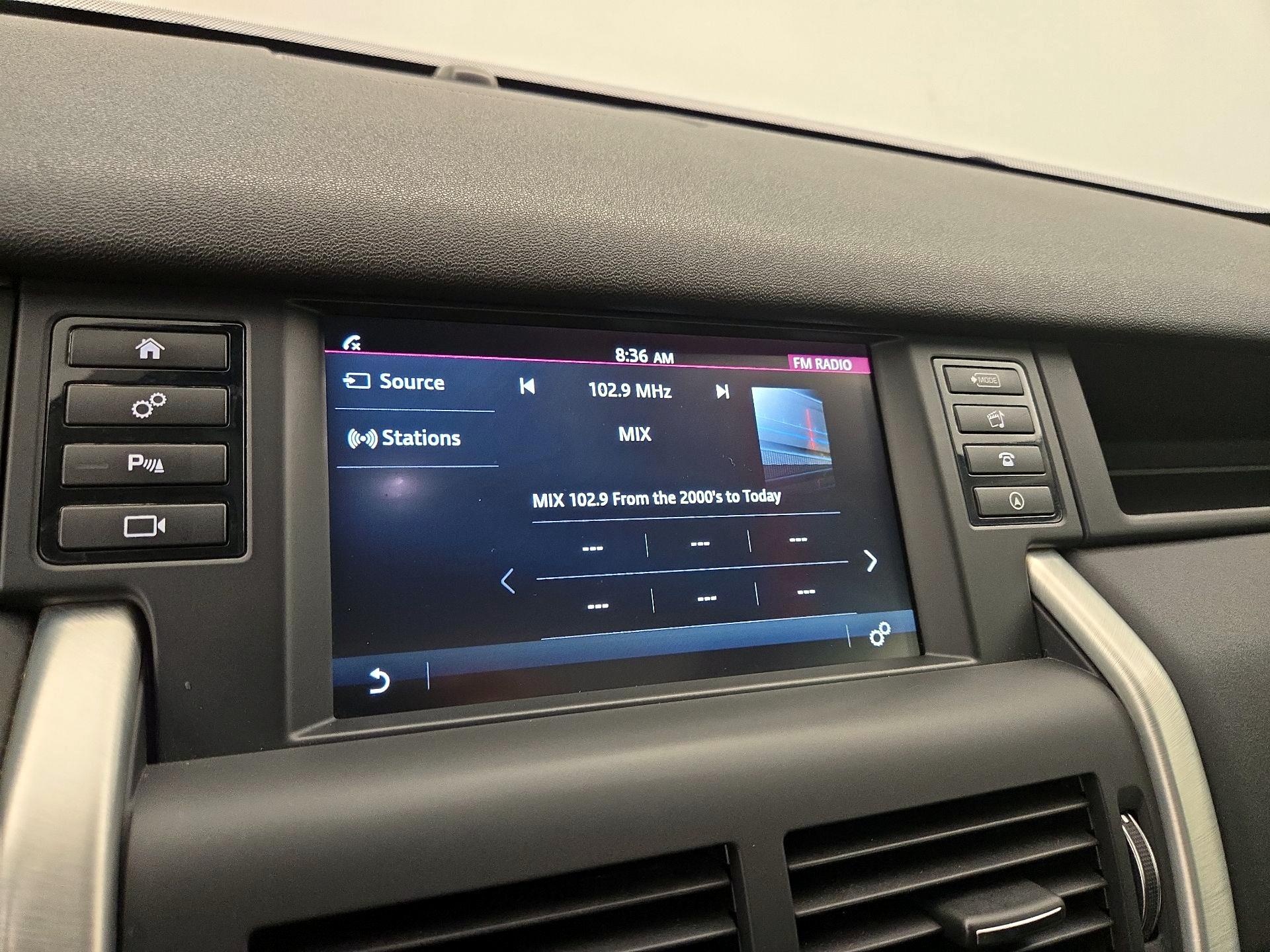 Thumbnail: 2019 Land Rover Discovery Sport - 15