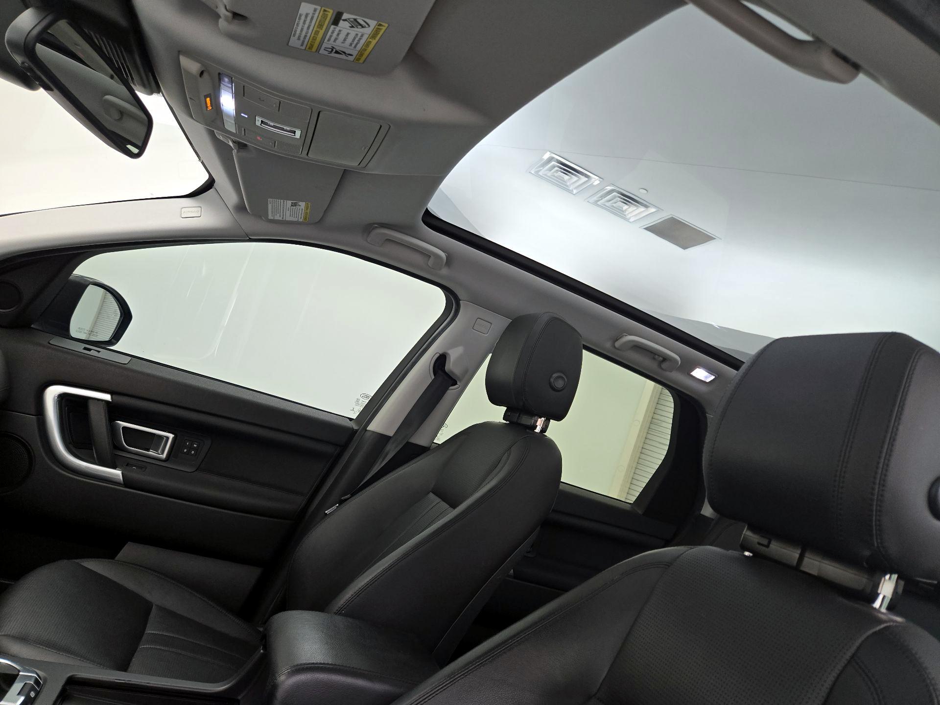 Thumbnail: 2019 Land Rover Discovery Sport - 19