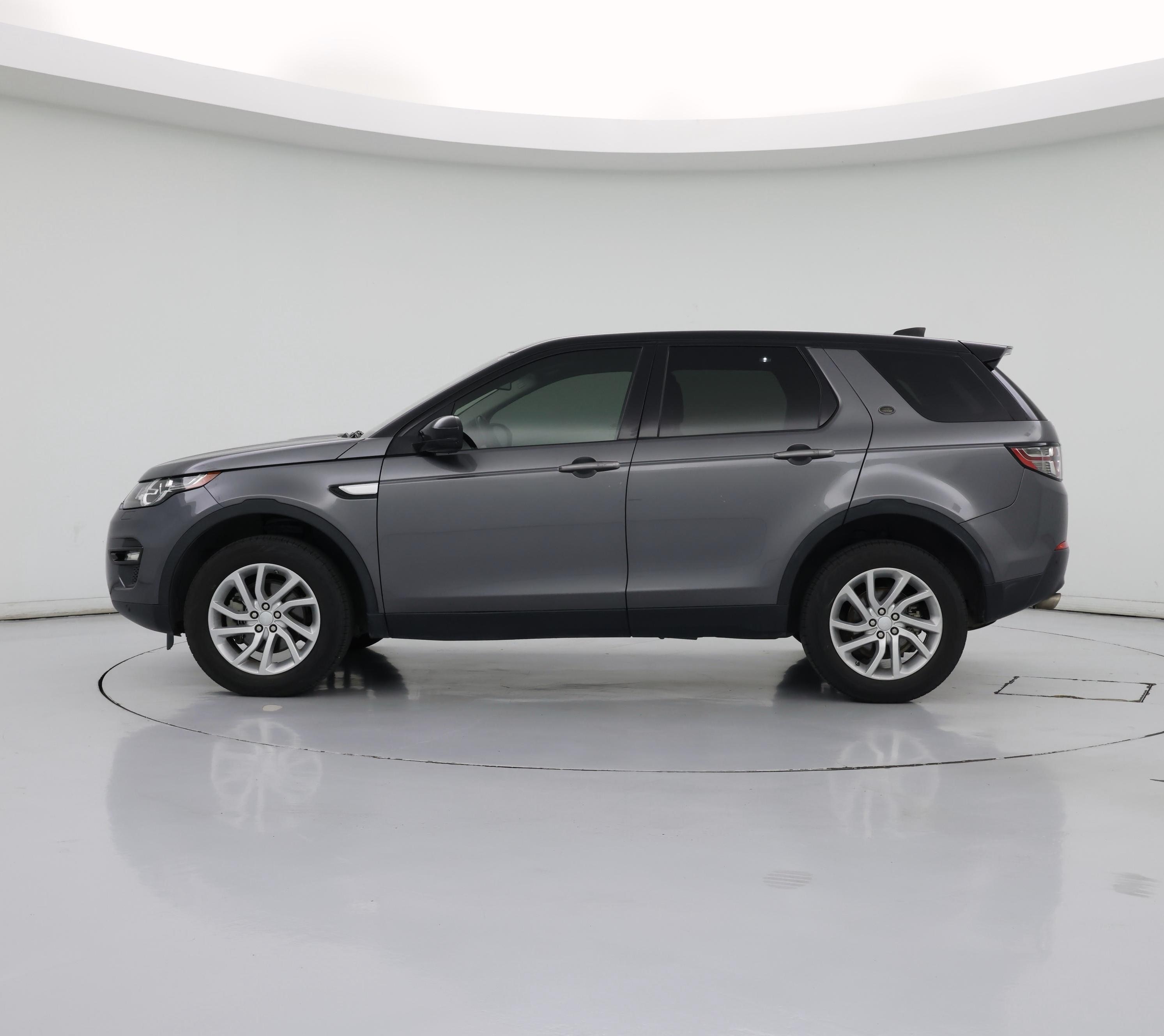 Thumbnail: 2019 Land Rover Discovery Sport - 3
