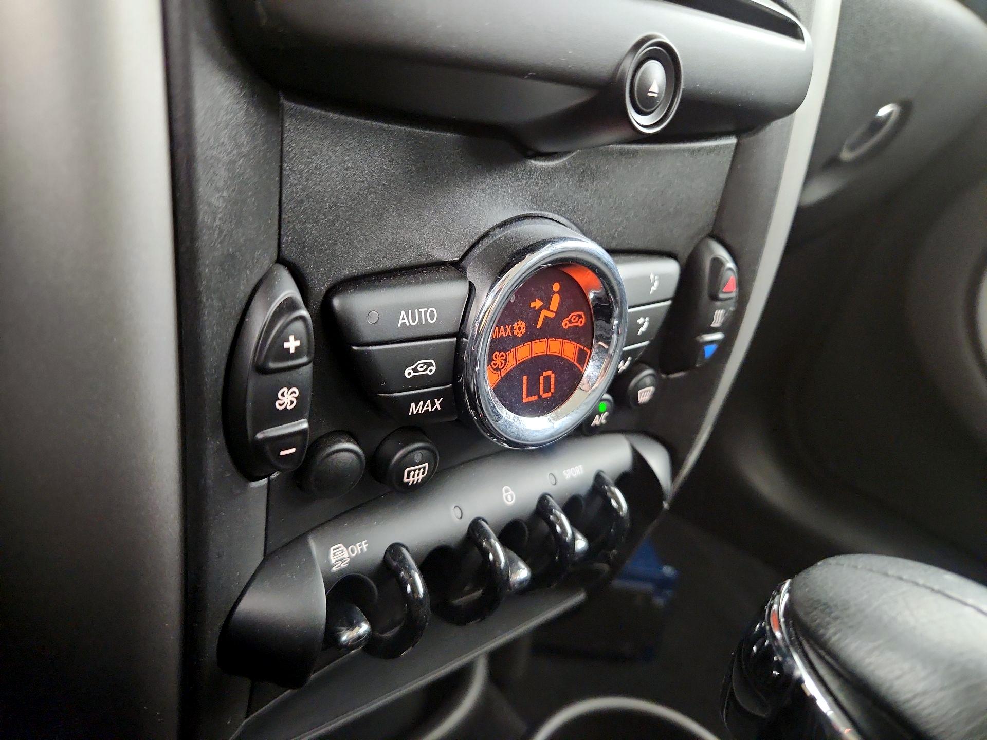 Thumbnail: 2016 MINI Cooper Countryman - 14