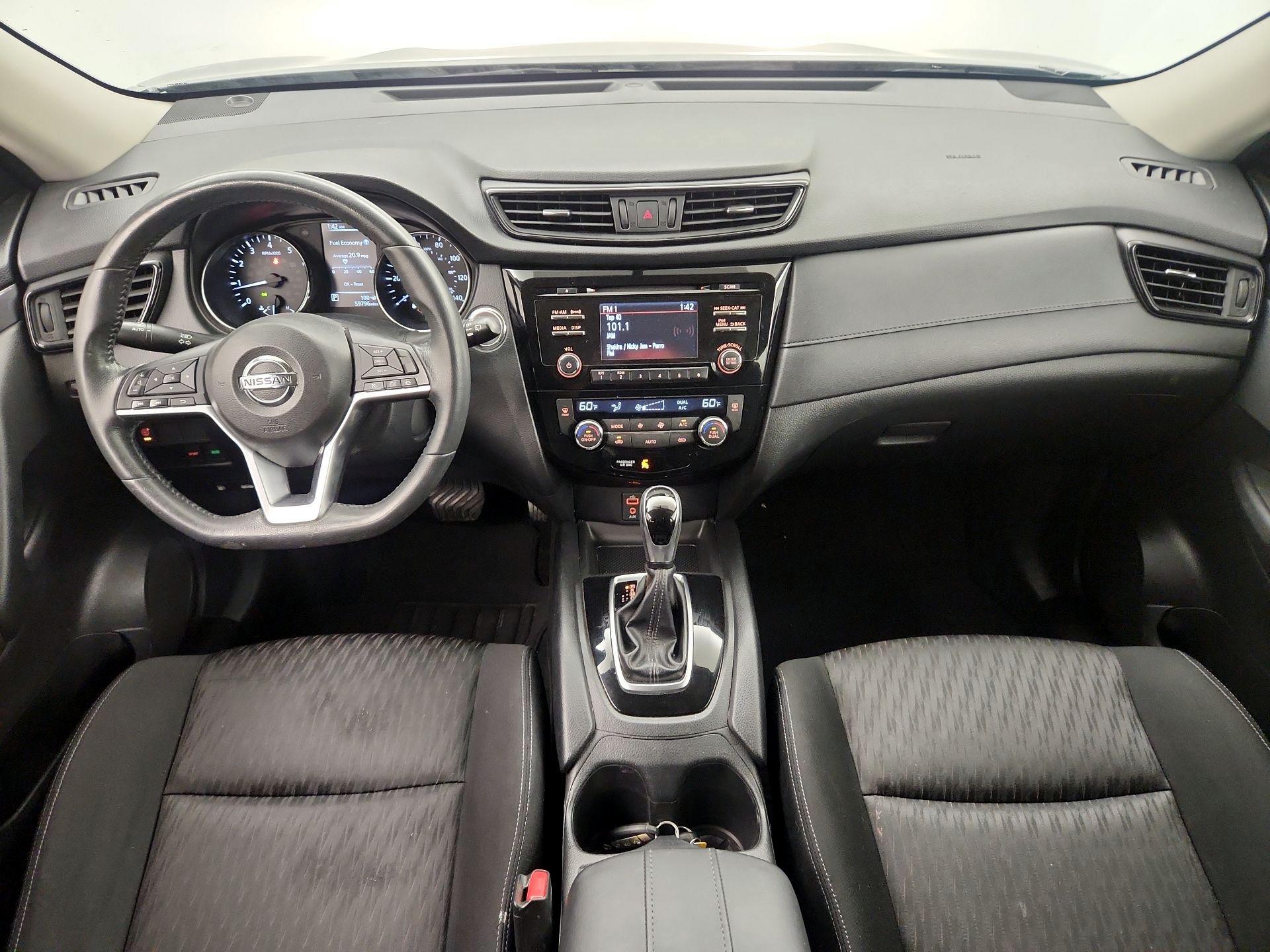 Thumbnail: 2017 Nissan Rogue - 9