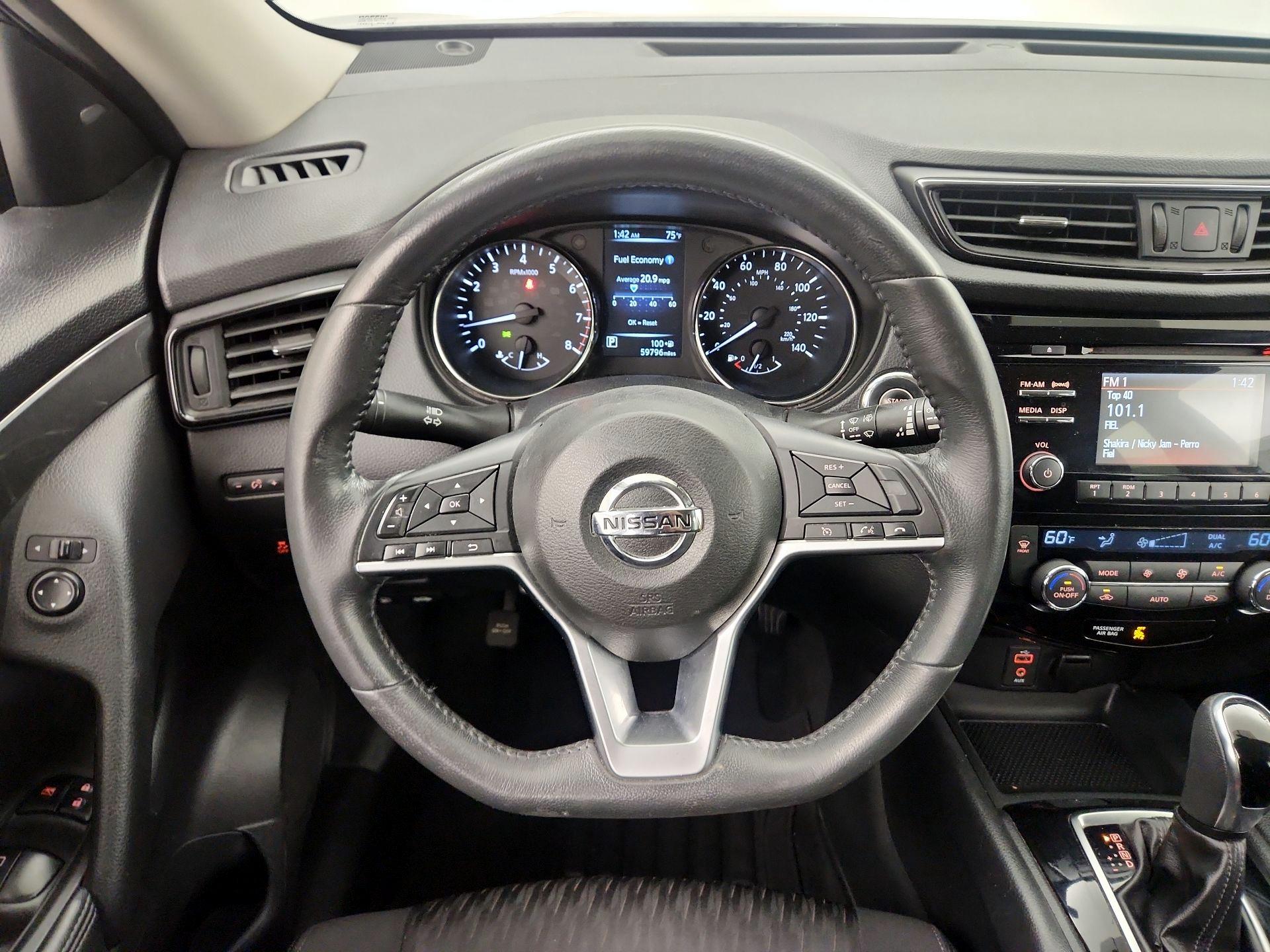 Thumbnail: 2017 Nissan Rogue - 10