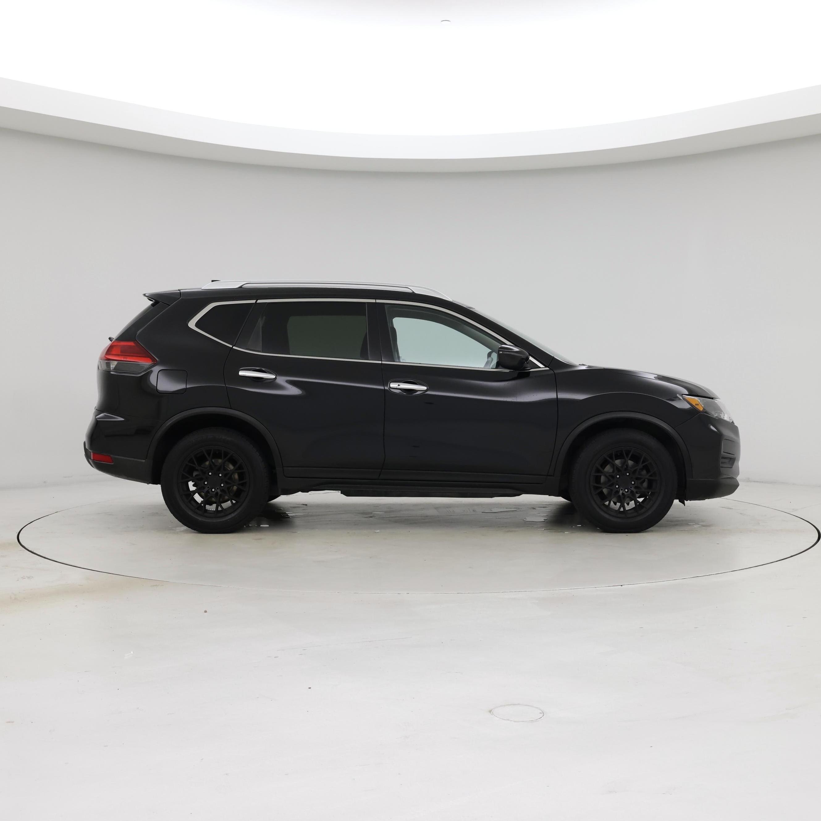 Thumbnail: 2017 Nissan Rogue - 7