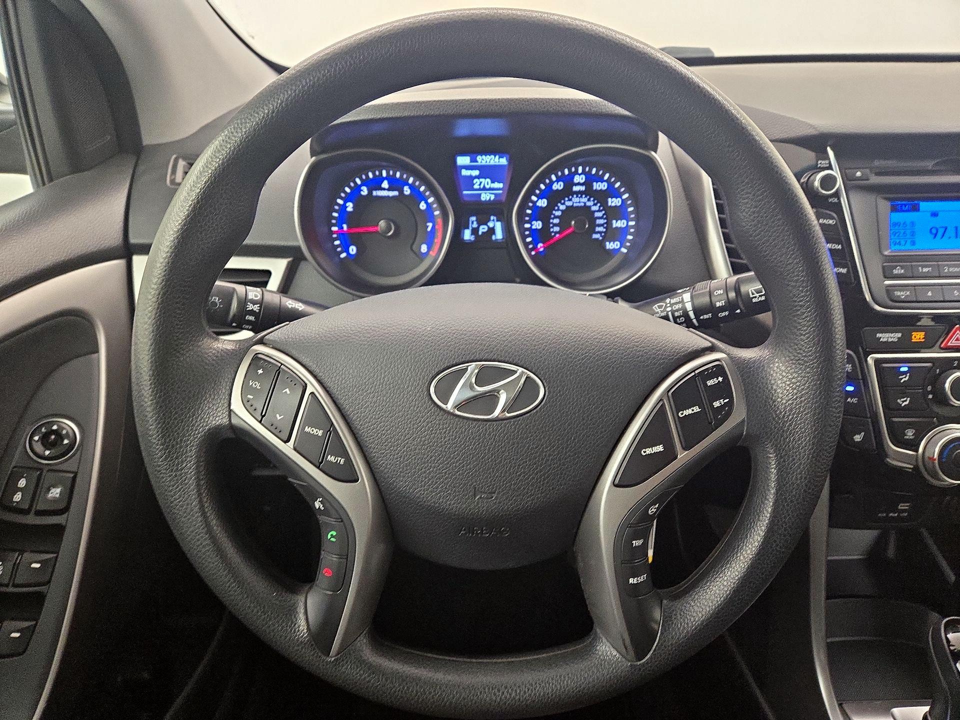 Thumbnail: 2016 Hyundai Elantra - 10
