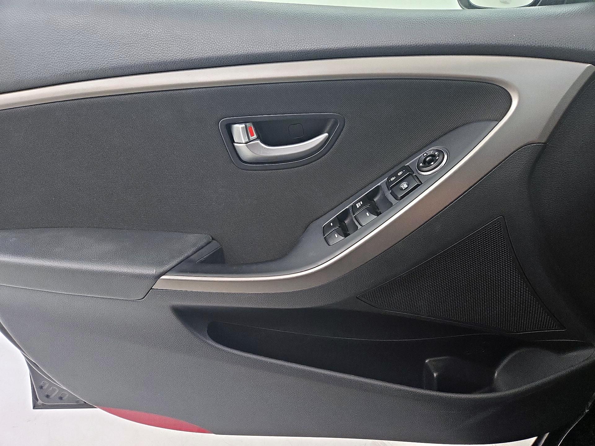 Thumbnail: 2016 Hyundai Elantra - 12