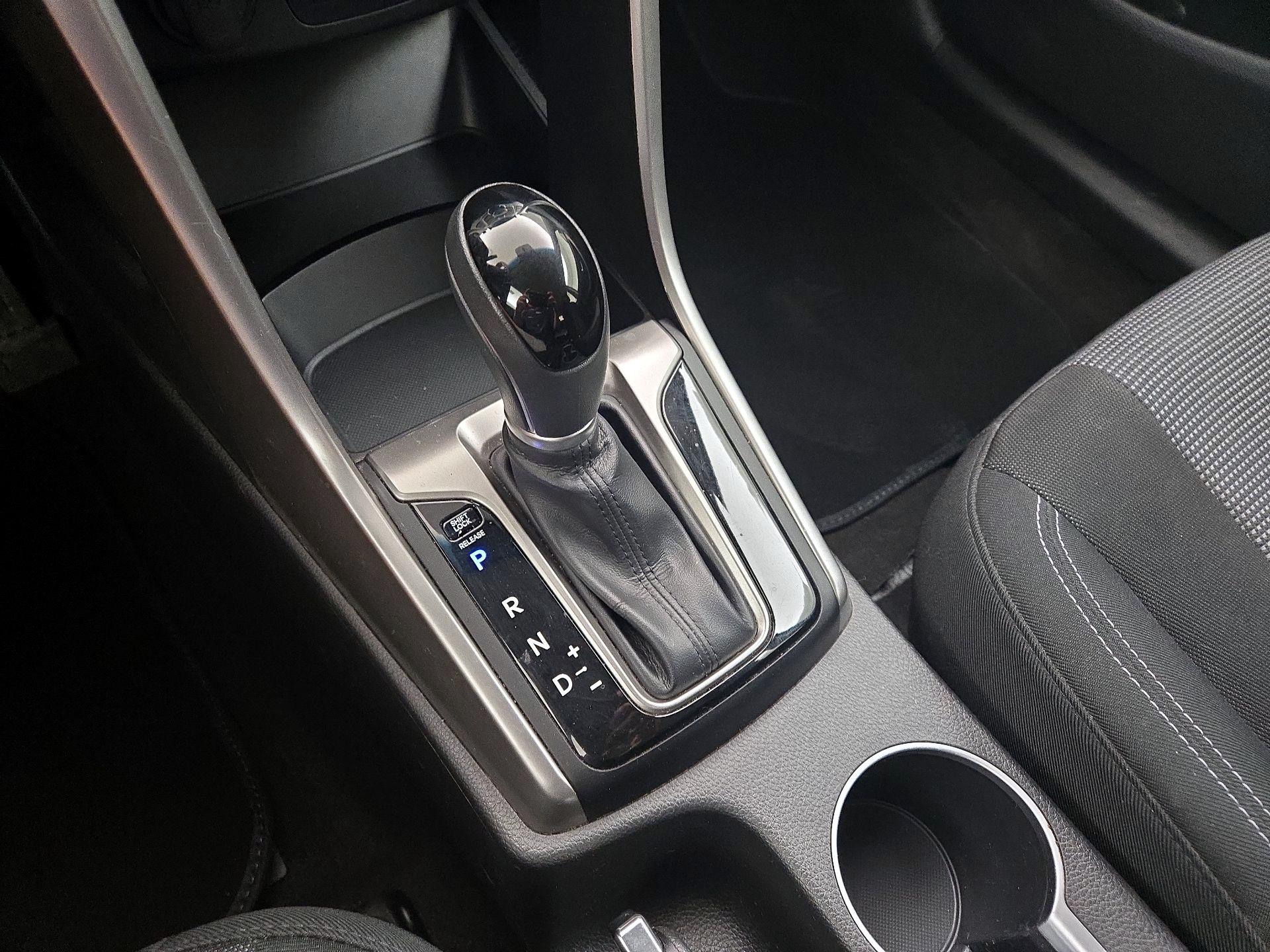 Thumbnail: 2016 Hyundai Elantra - 16