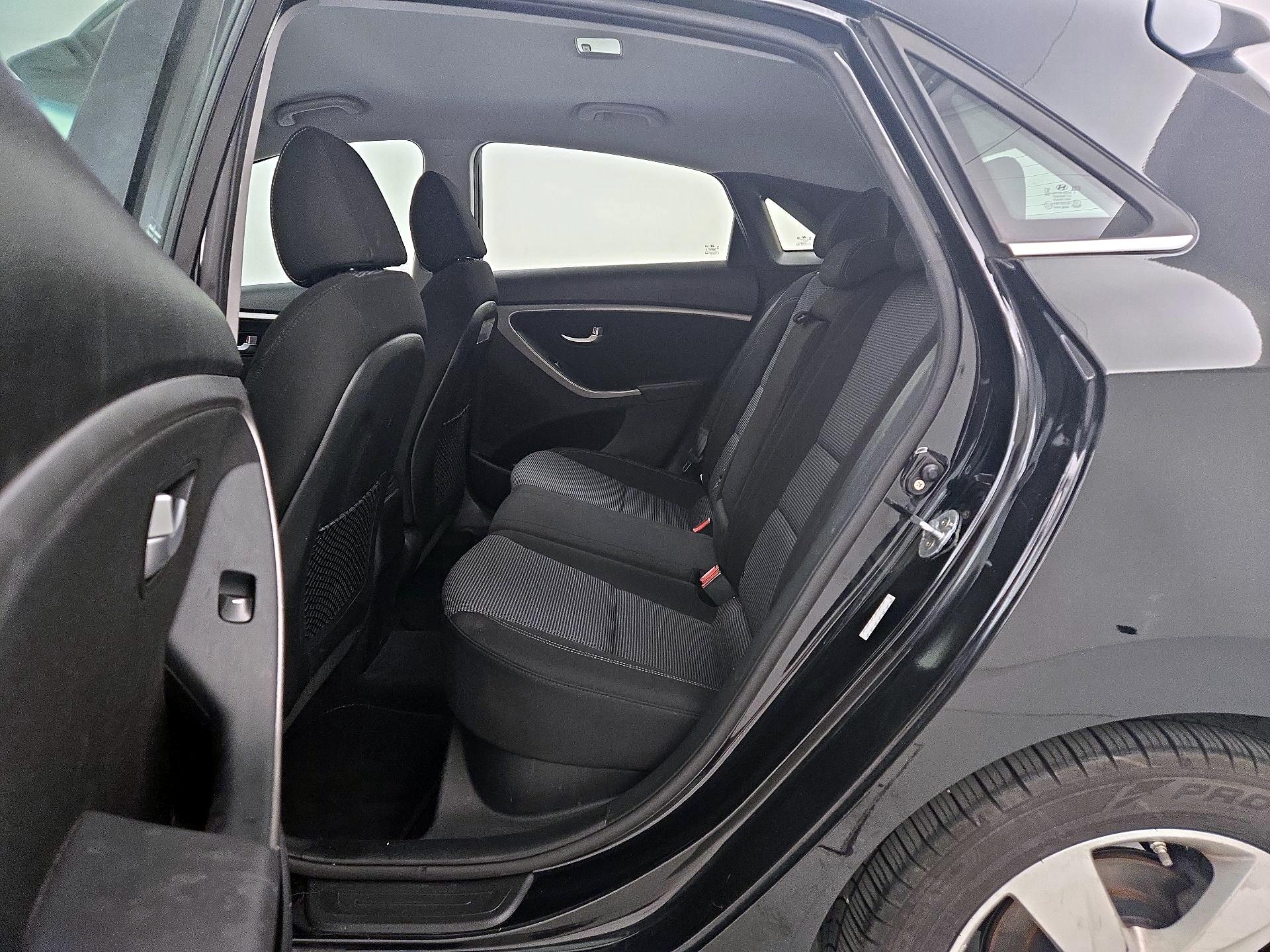 Thumbnail: 2016 Hyundai Elantra - 18