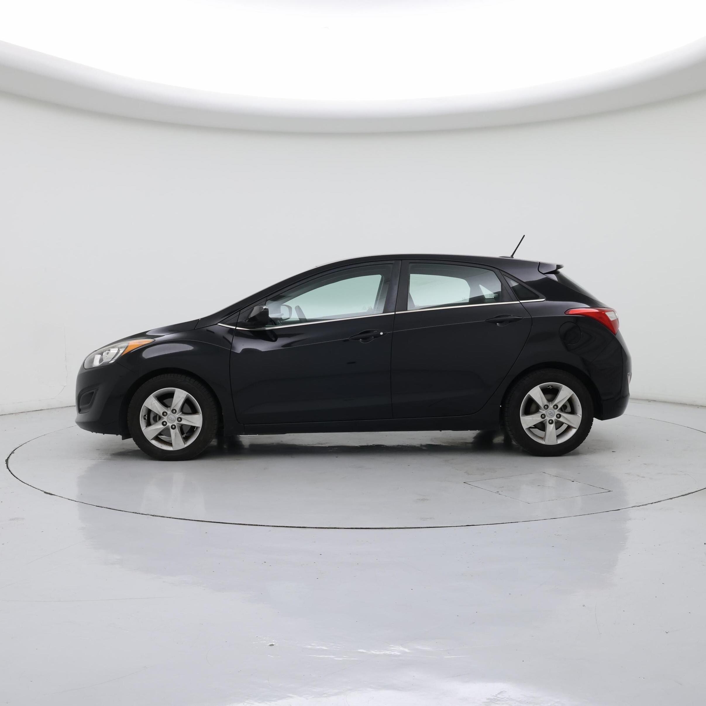 Thumbnail: 2016 Hyundai Elantra - 3