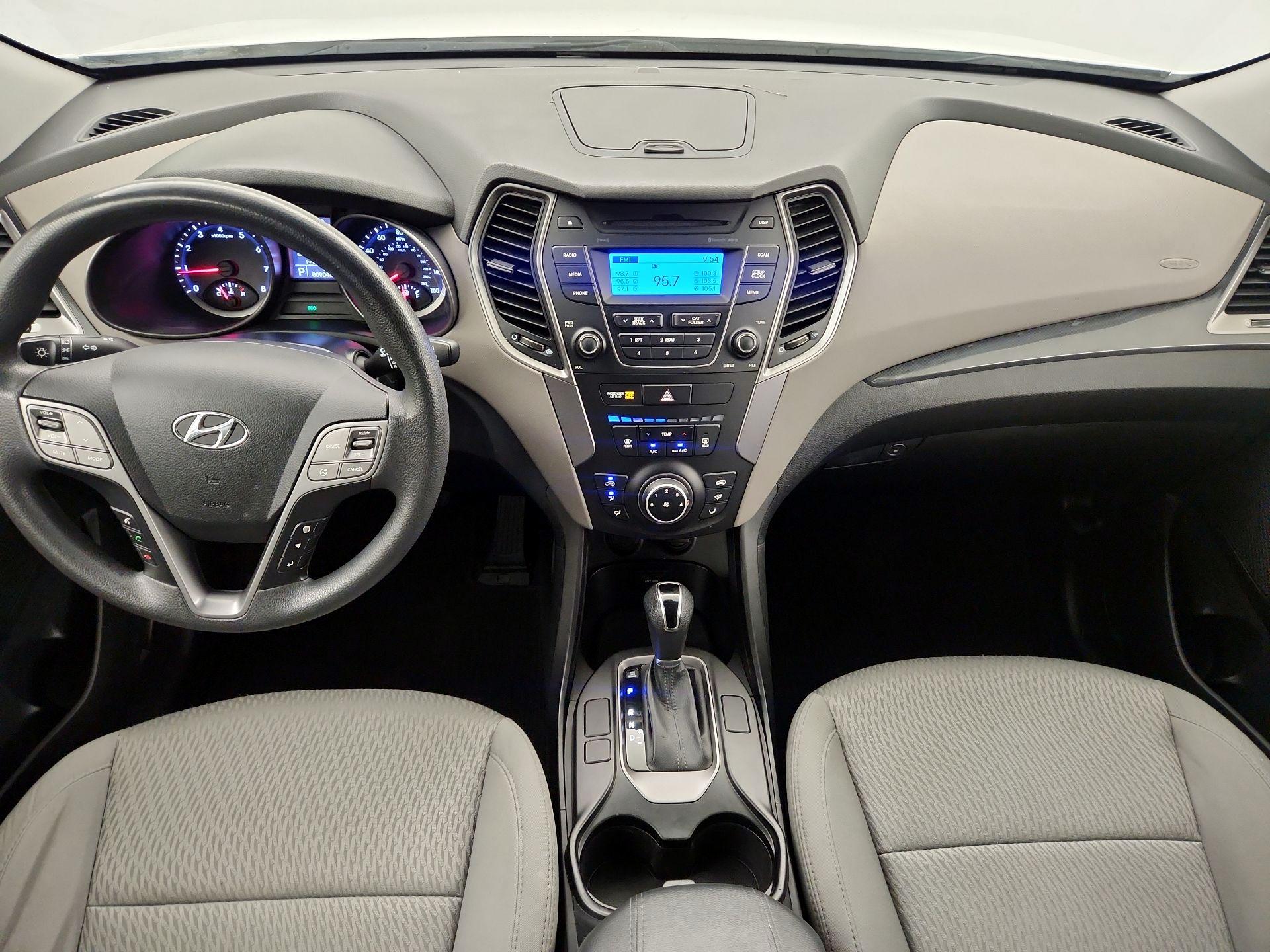 Thumbnail: 2016 Hyundai Santa Fe - 9