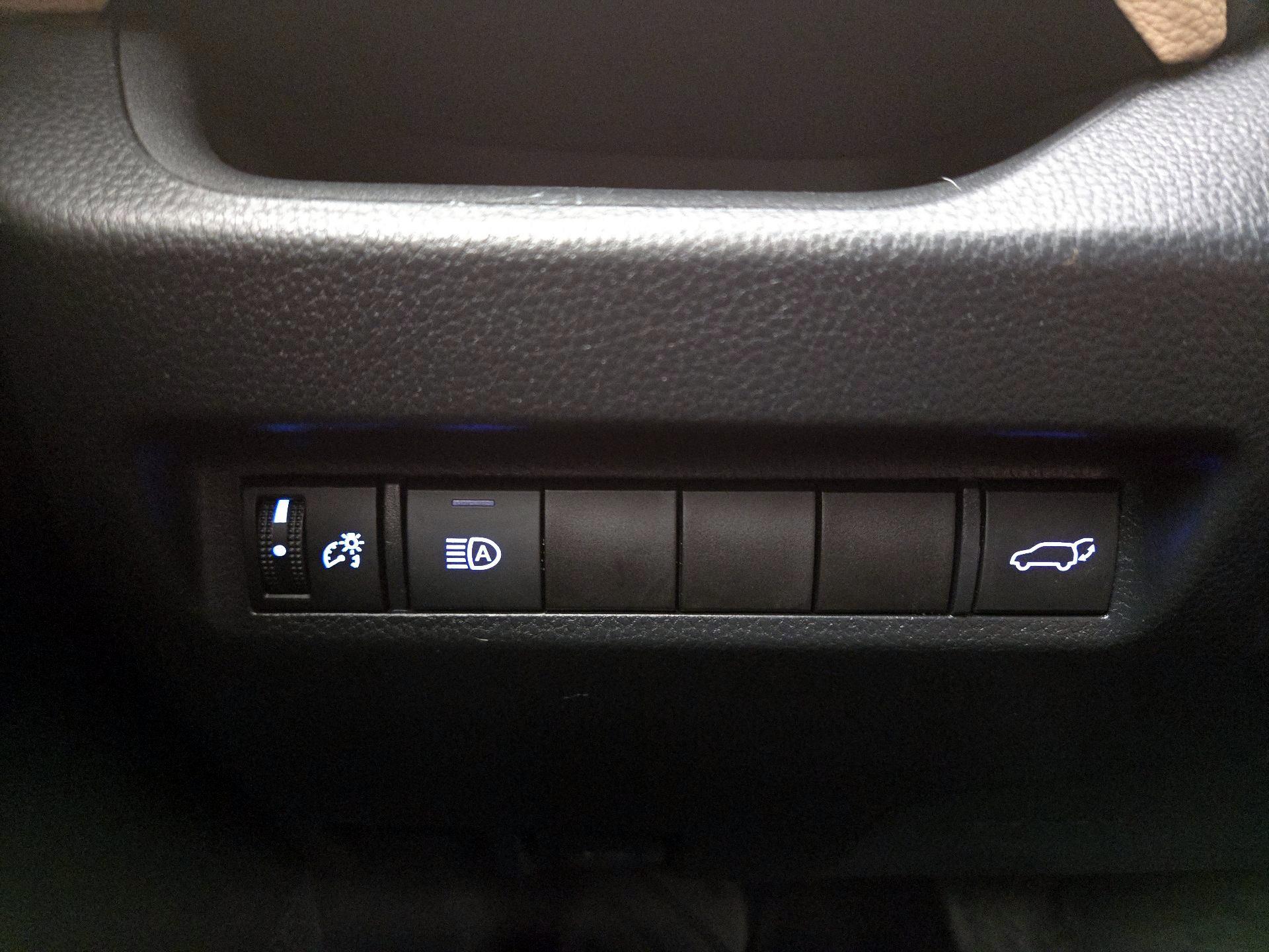 Thumbnail: 2020 Toyota RAV4 - 13