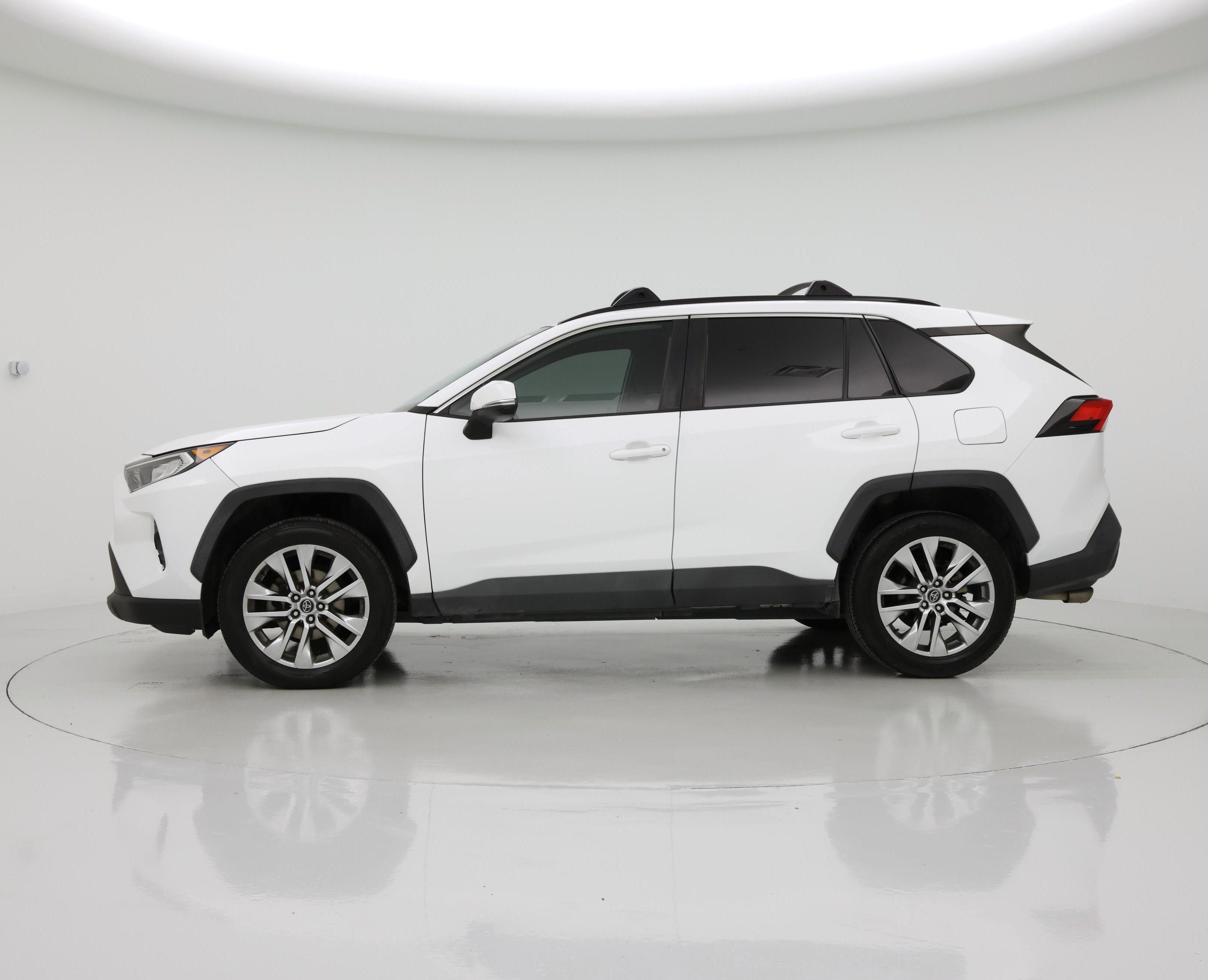 Thumbnail: 2020 Toyota RAV4 - 3