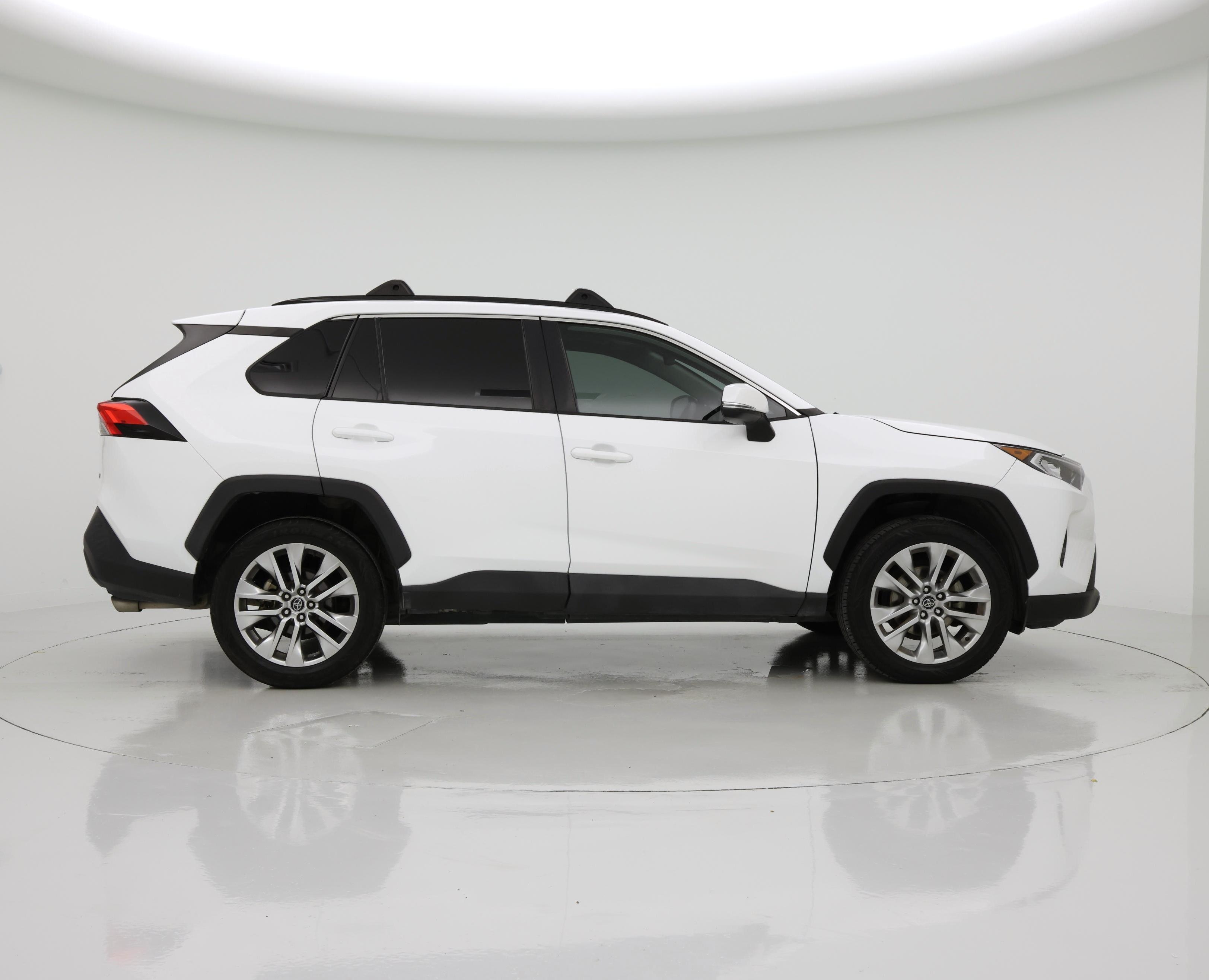 Thumbnail: 2020 Toyota RAV4 - 7