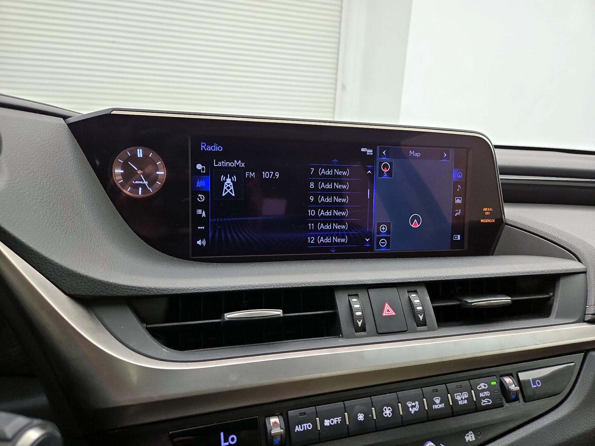 Thumbnail: 2019 Lexus ES - 16