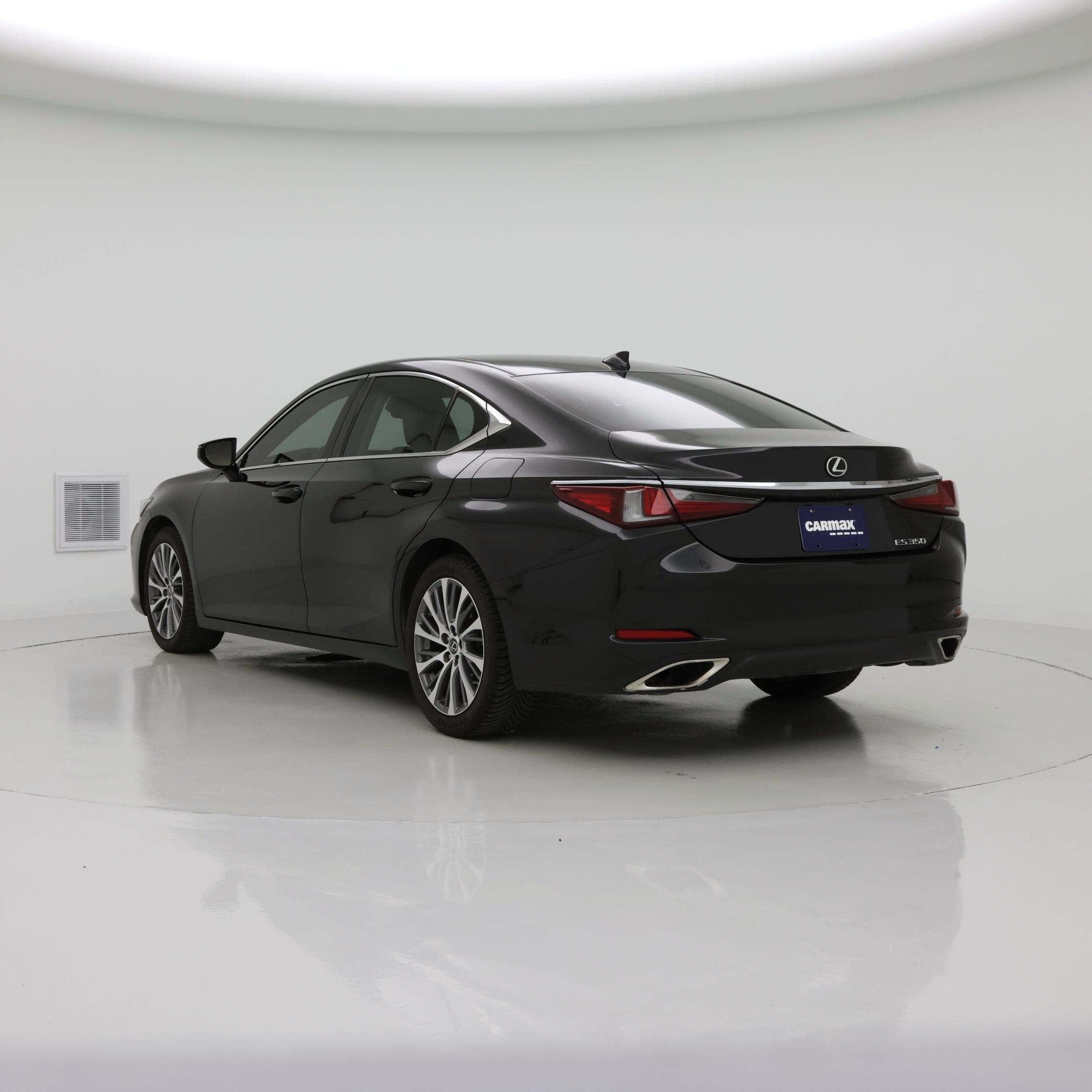 Thumbnail: 2019 Lexus ES - 2