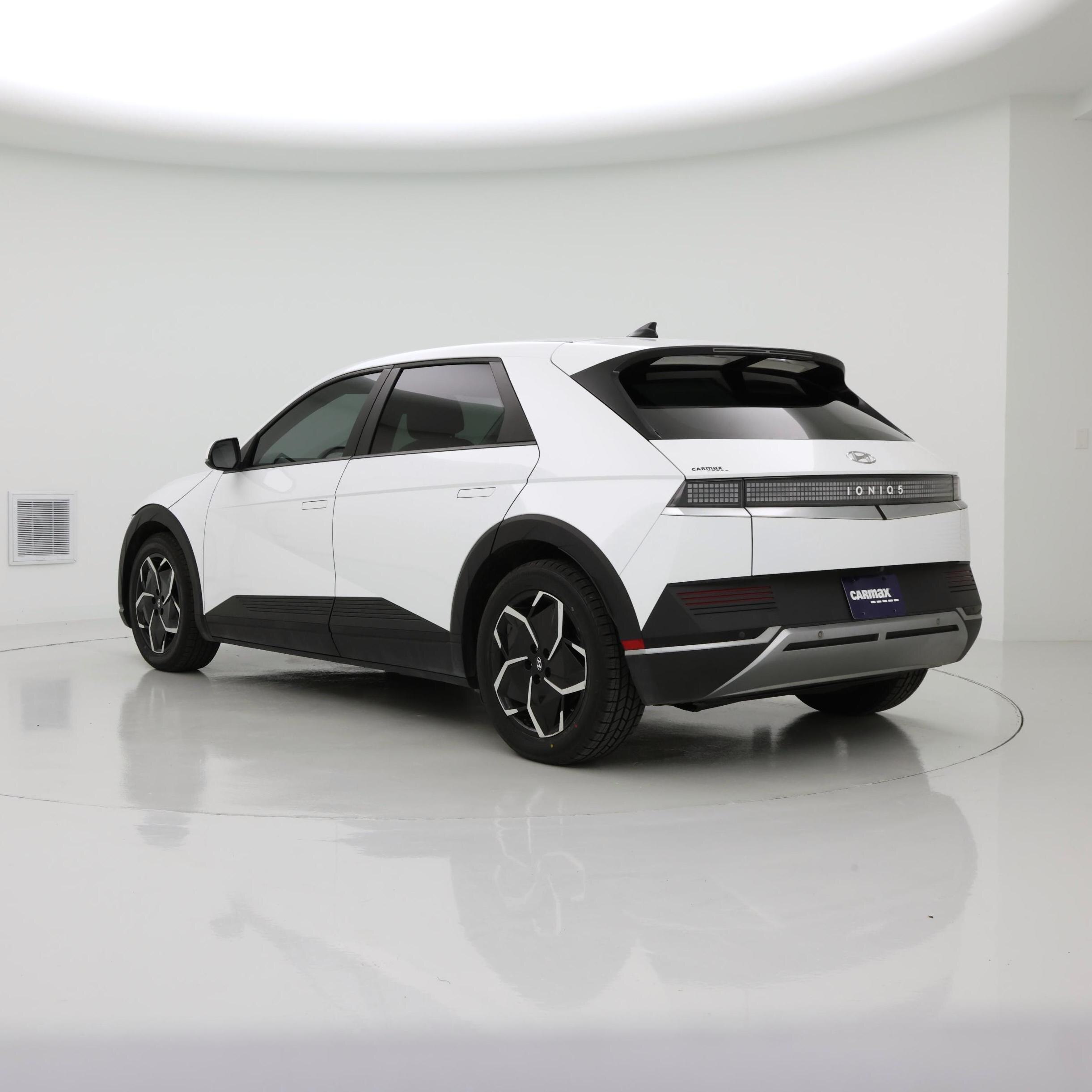 Thumbnail: 2022 Hyundai Ioniq 5 - 2