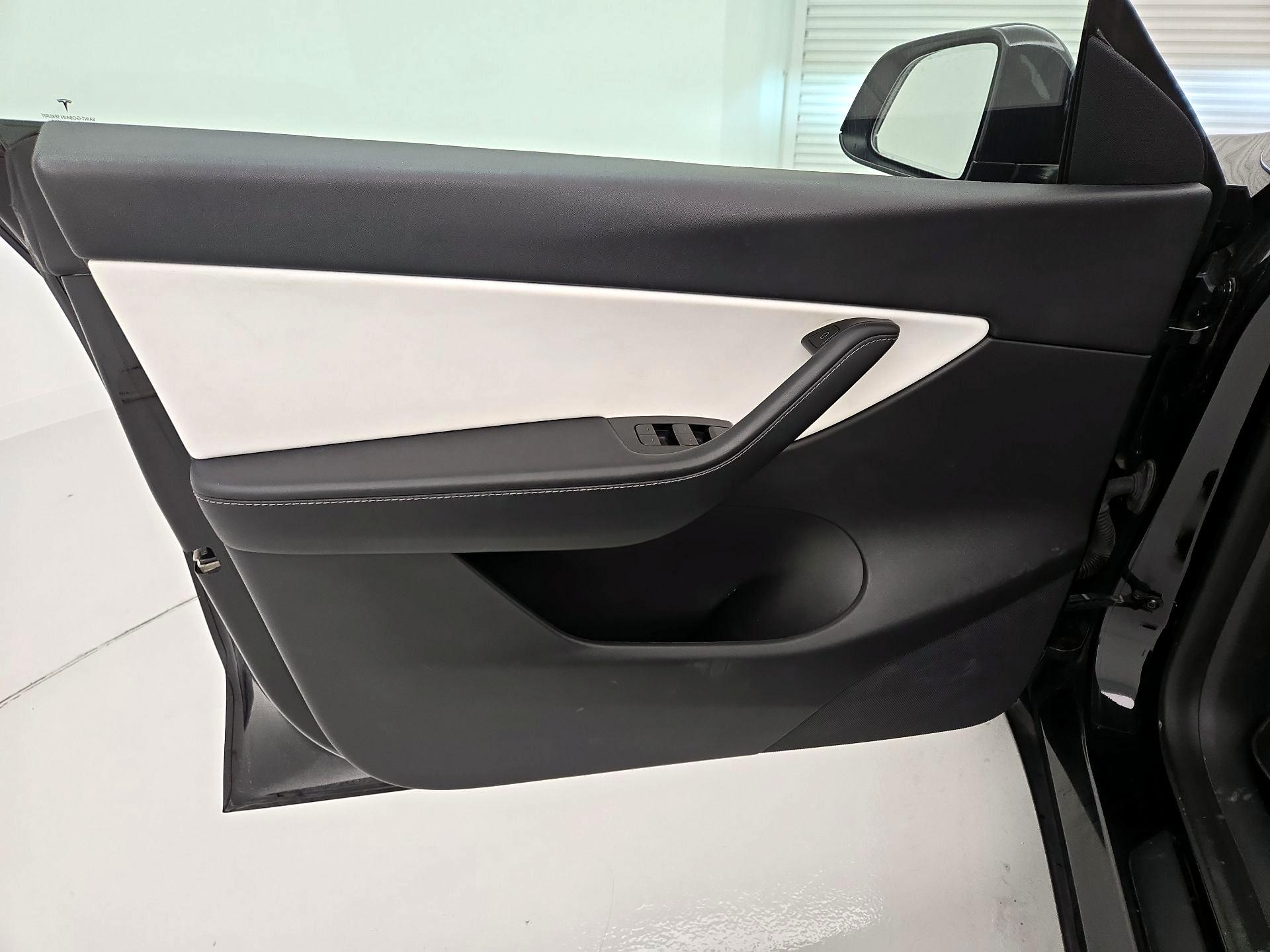 Thumbnail: 2021 Tesla Model Y - 12