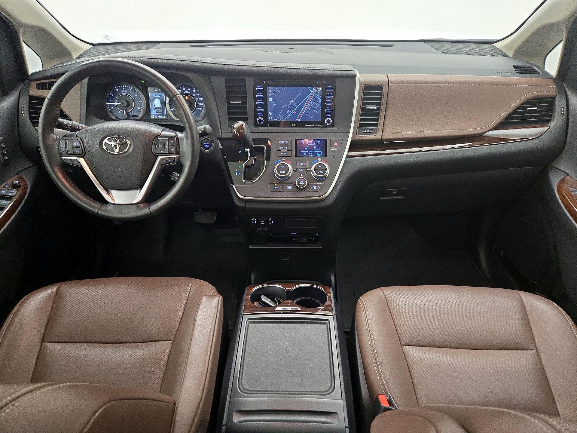 Thumbnail: 2020 Toyota Sienna - 9