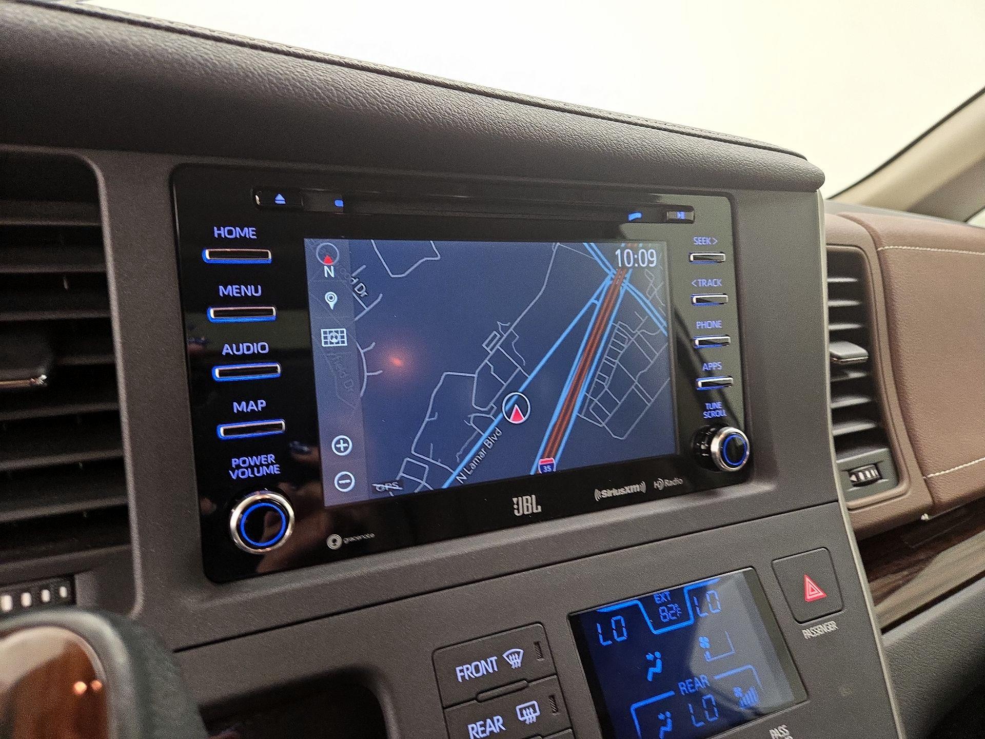 Thumbnail: 2020 Toyota Sienna - 14