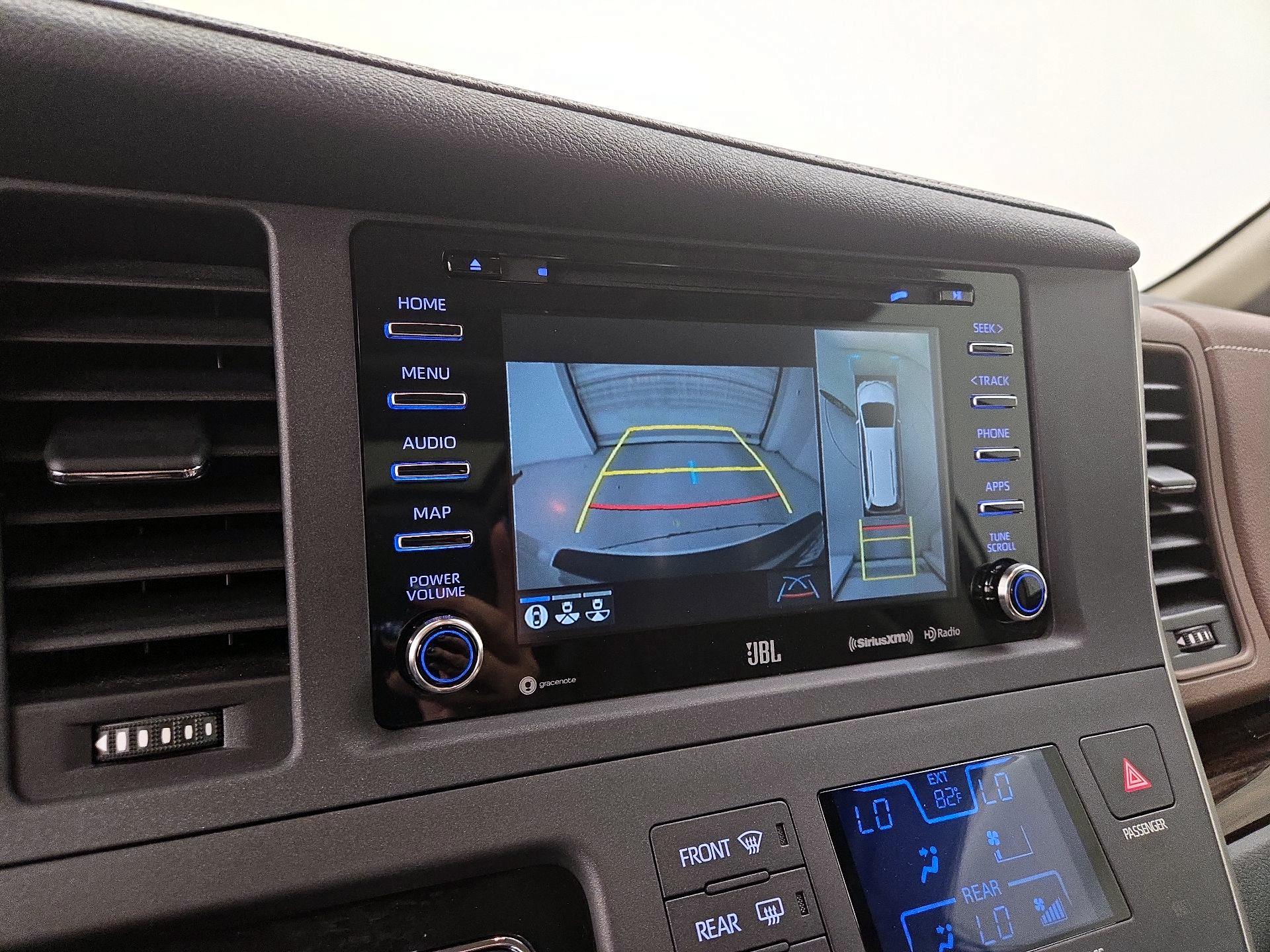 Thumbnail: 2020 Toyota Sienna - 15