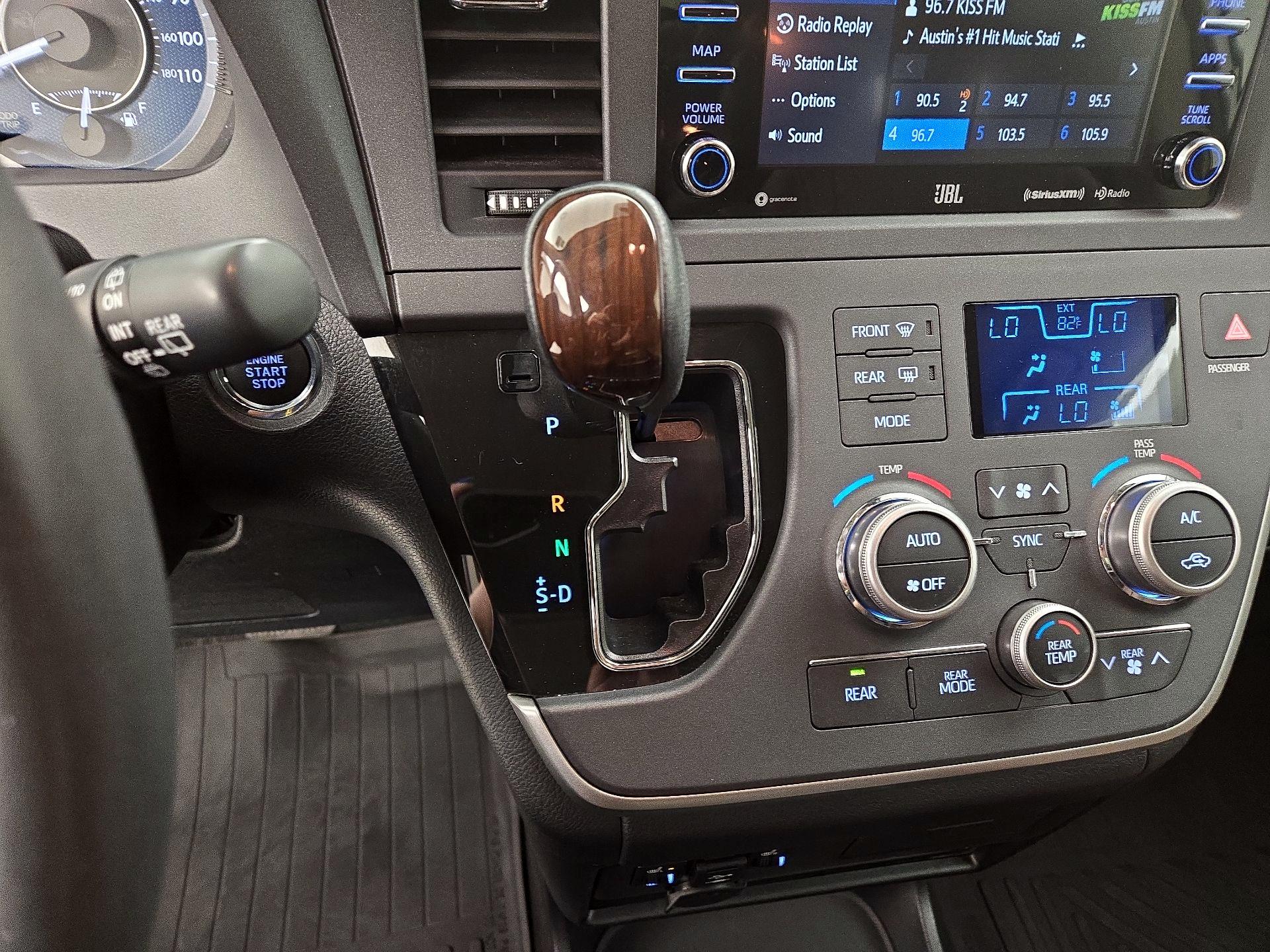 Thumbnail: 2020 Toyota Sienna - 18