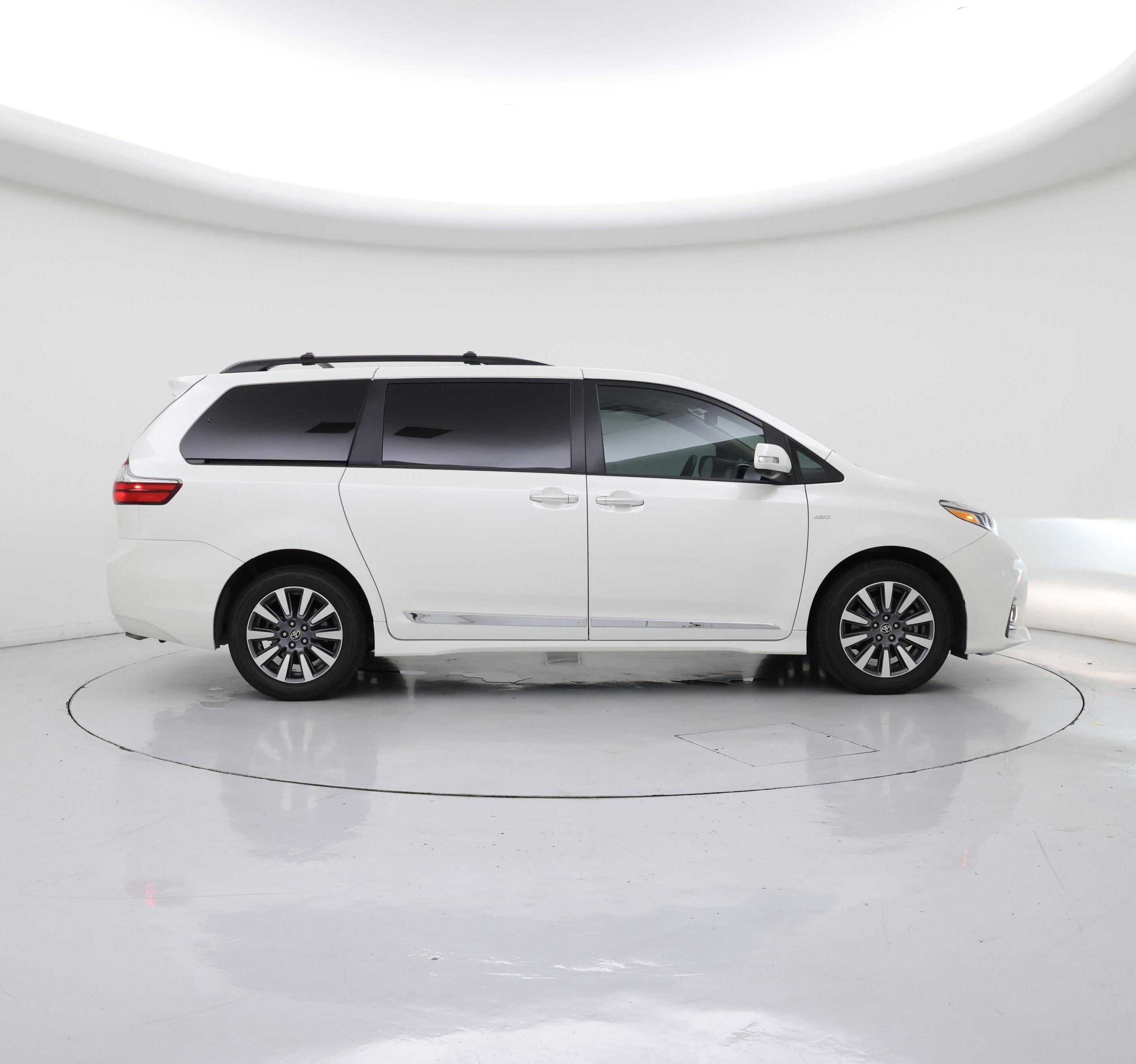 Thumbnail: 2020 Toyota Sienna - 7