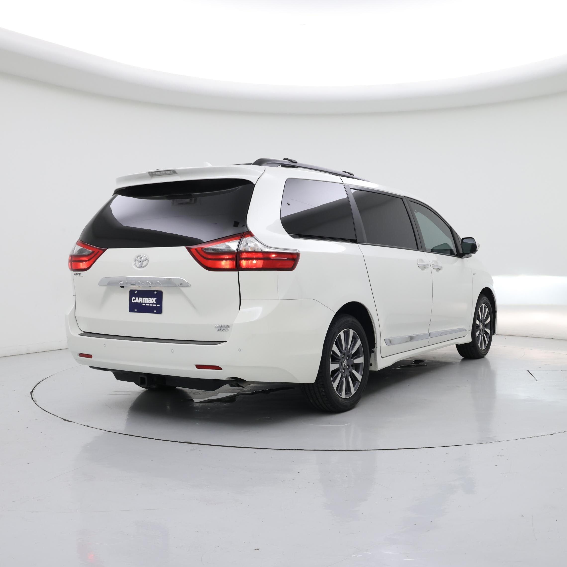 Thumbnail: 2020 Toyota Sienna - 8
