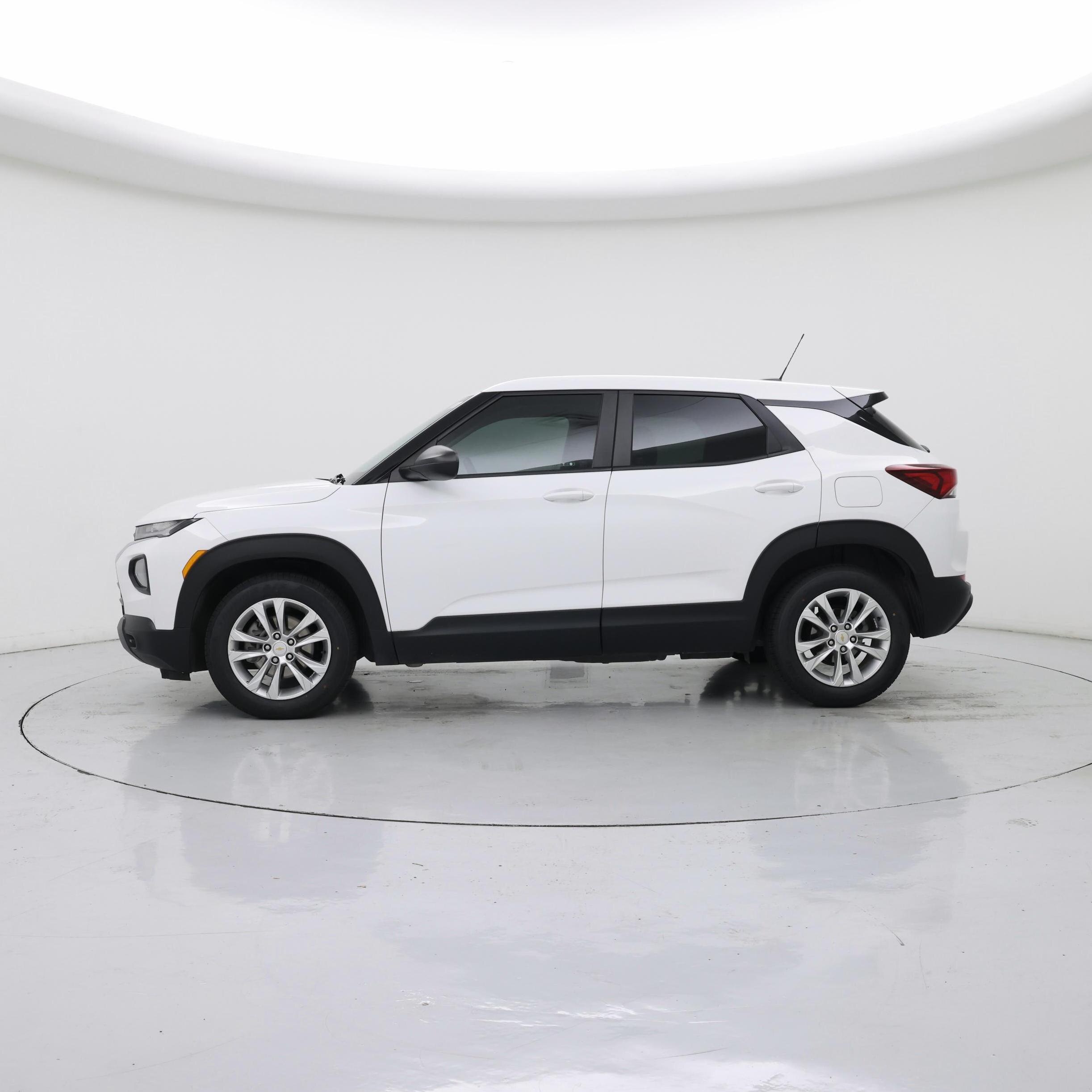 Thumbnail: 2021 Chevrolet TrailBlazer - 3