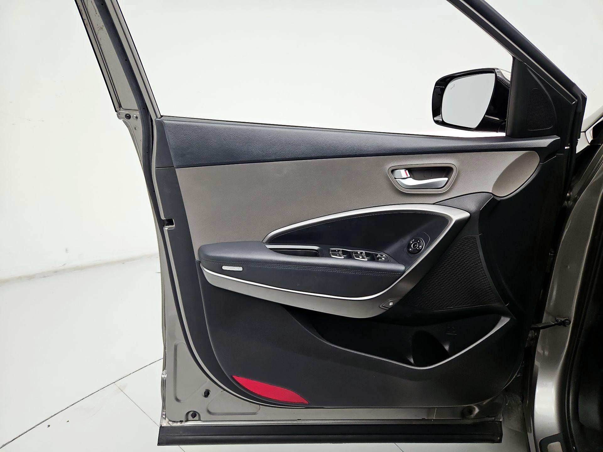Thumbnail: 2017 Hyundai Santa Fe - 12