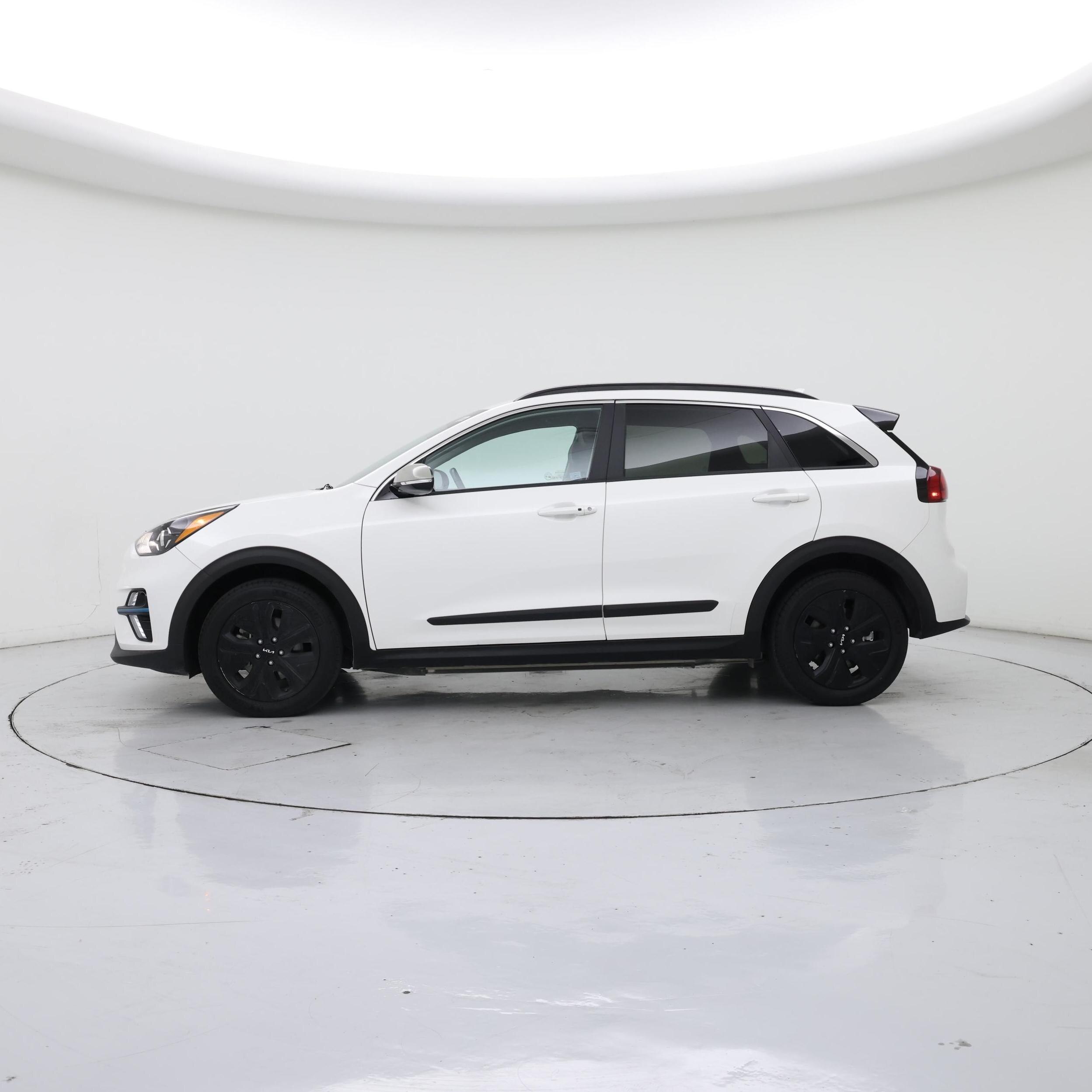 Thumbnail: 2022 Kia Niro - 3