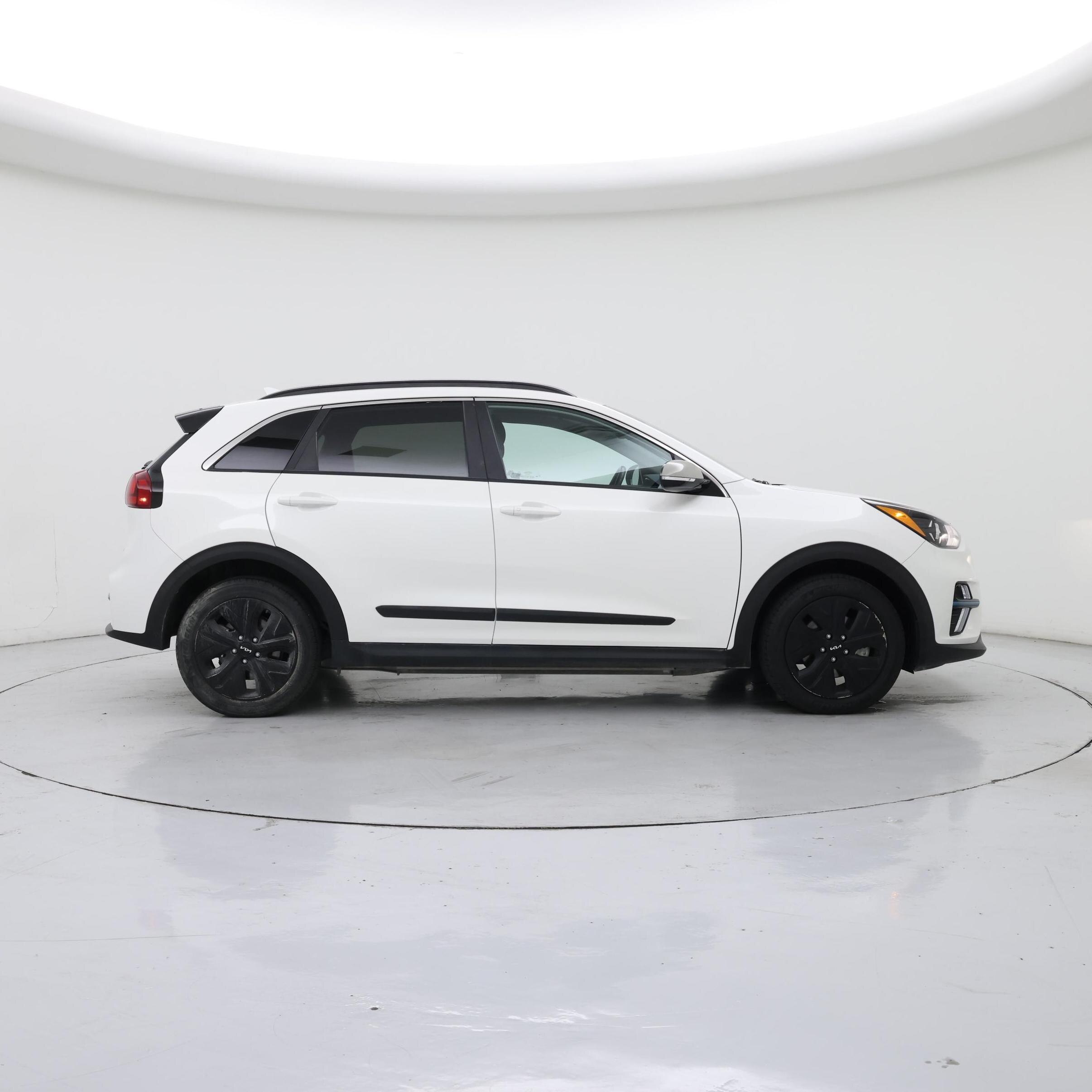 Thumbnail: 2022 Kia Niro - 7