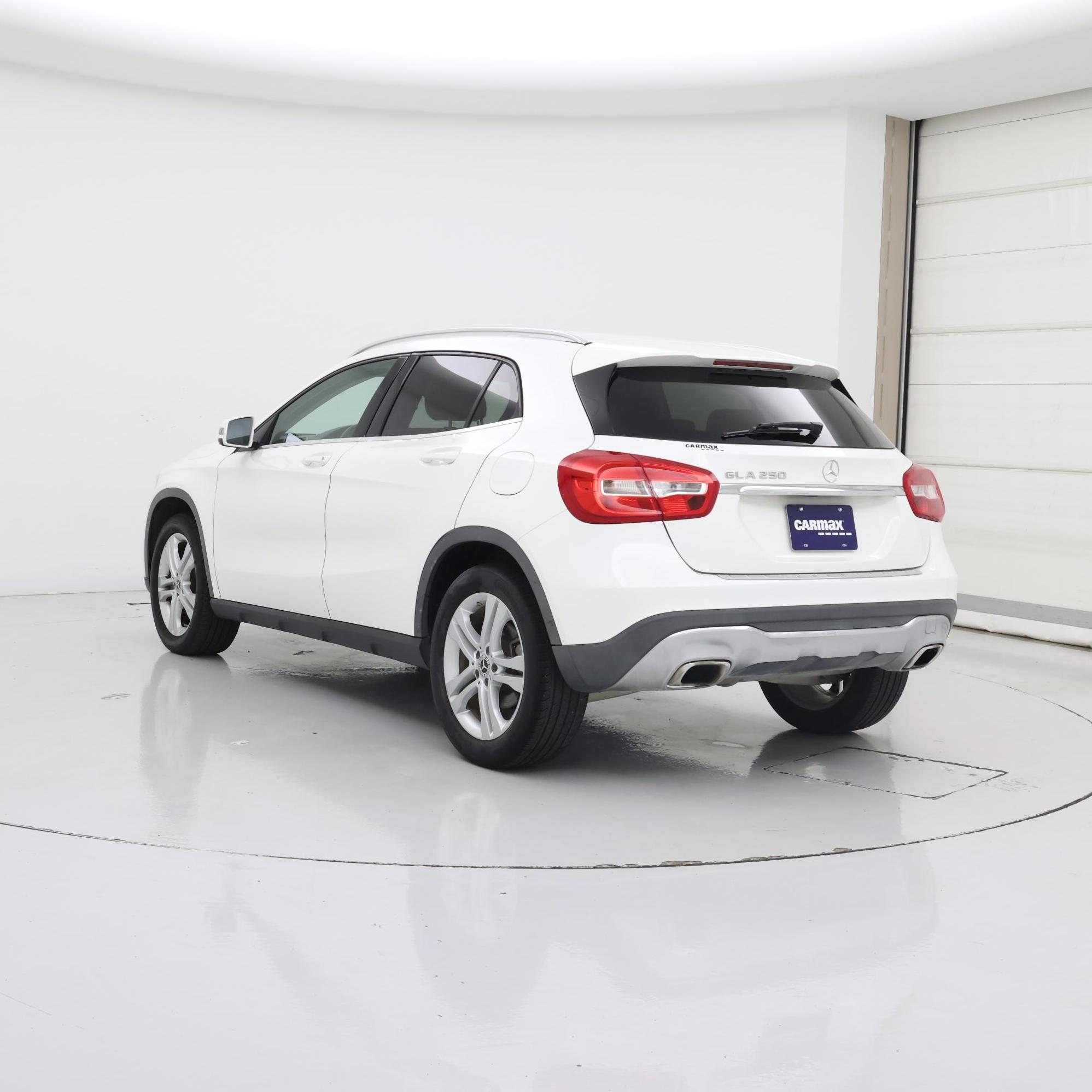 Thumbnail: 2018 Mercedes-Benz GLA - 2