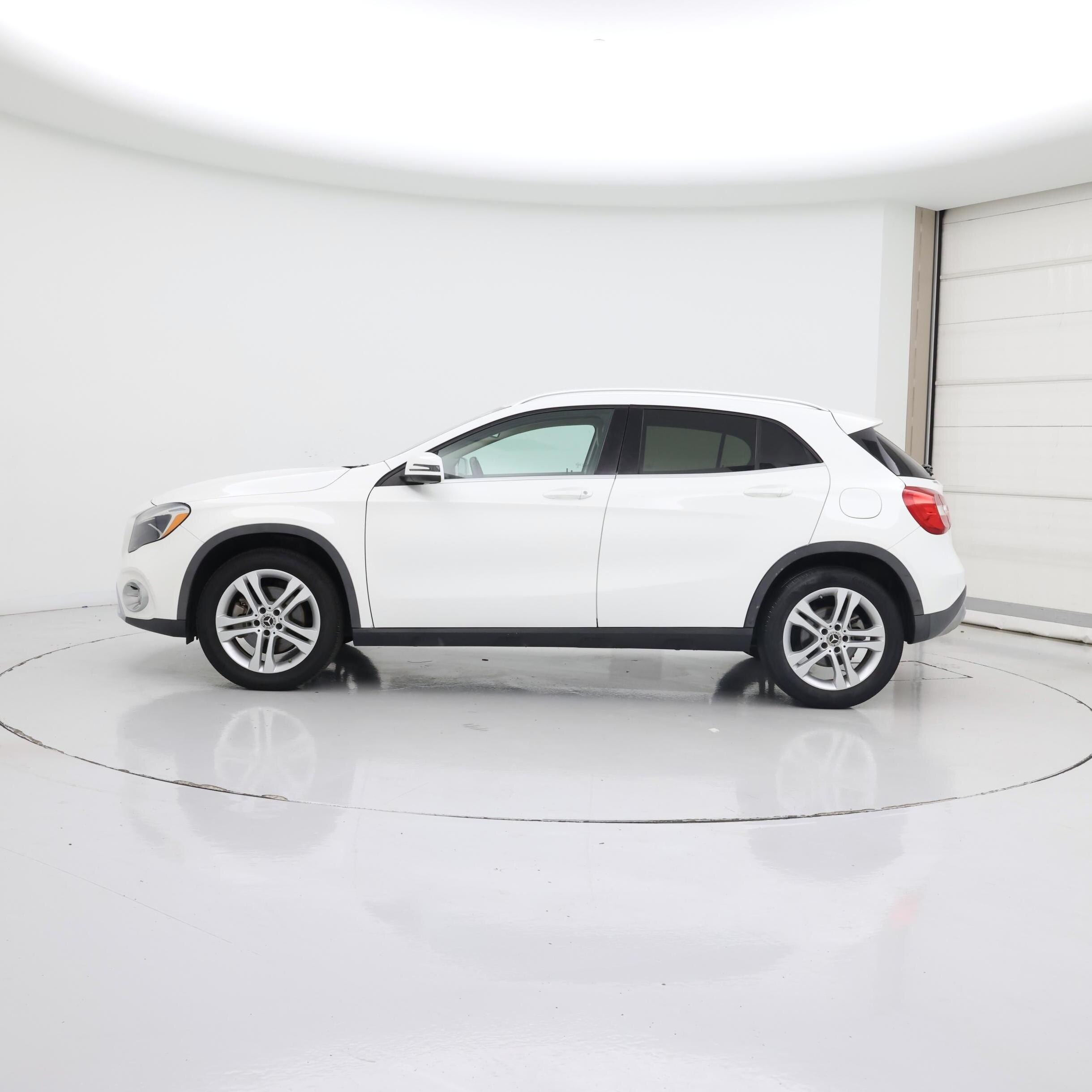 Thumbnail: 2018 Mercedes-Benz GLA - 3