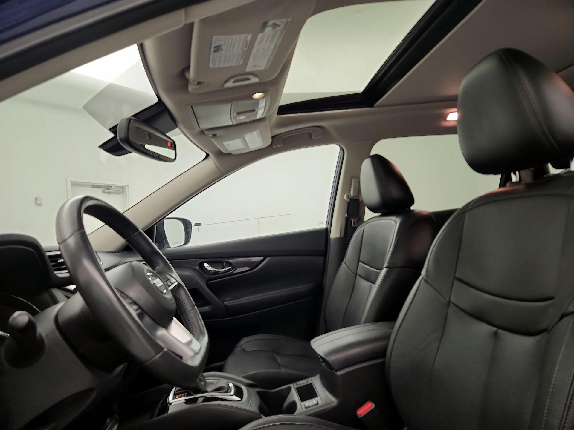 Thumbnail: 2017 Nissan Rogue - 20